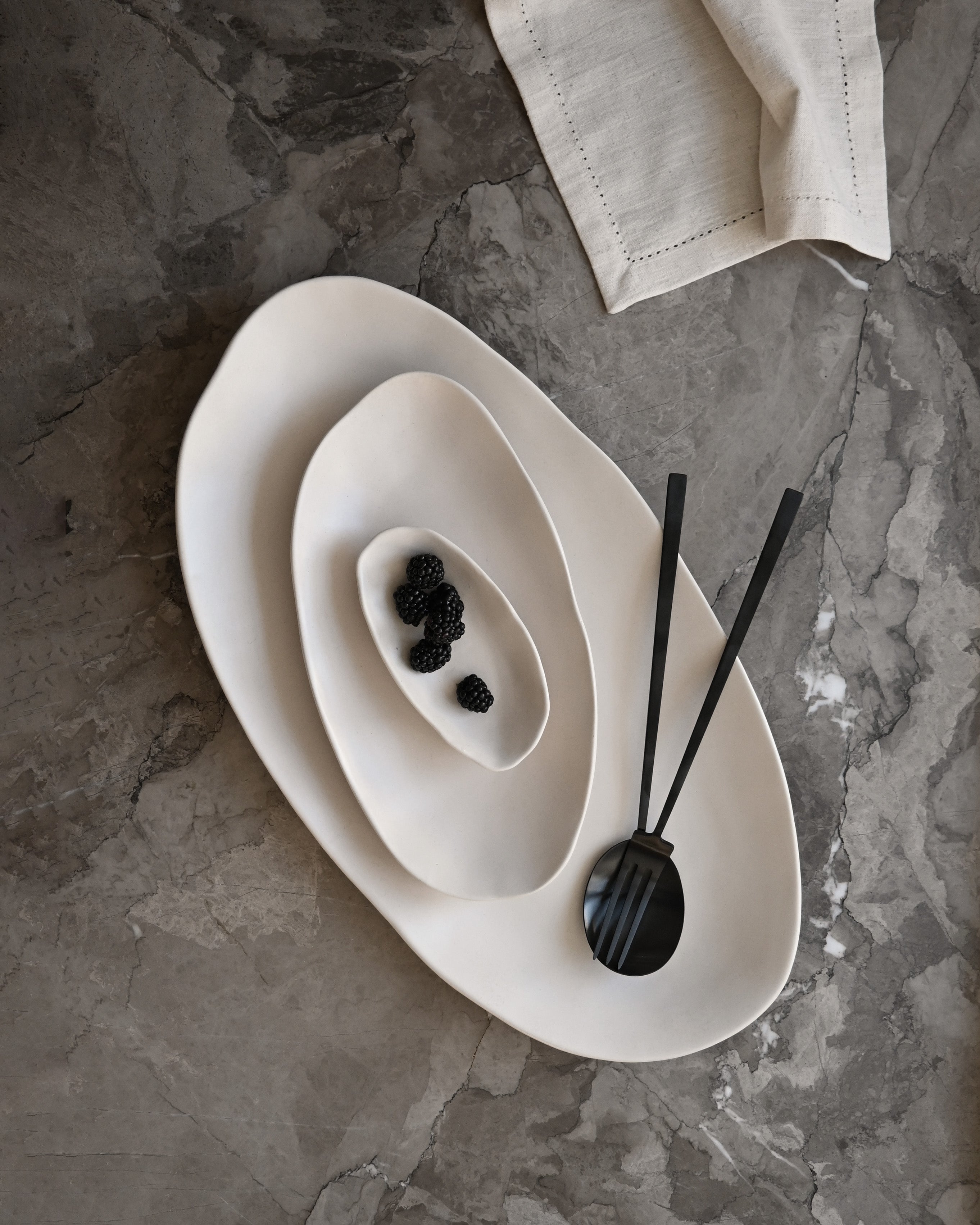 Set ovaler Tabletts NATIVE weiße Steinzeug