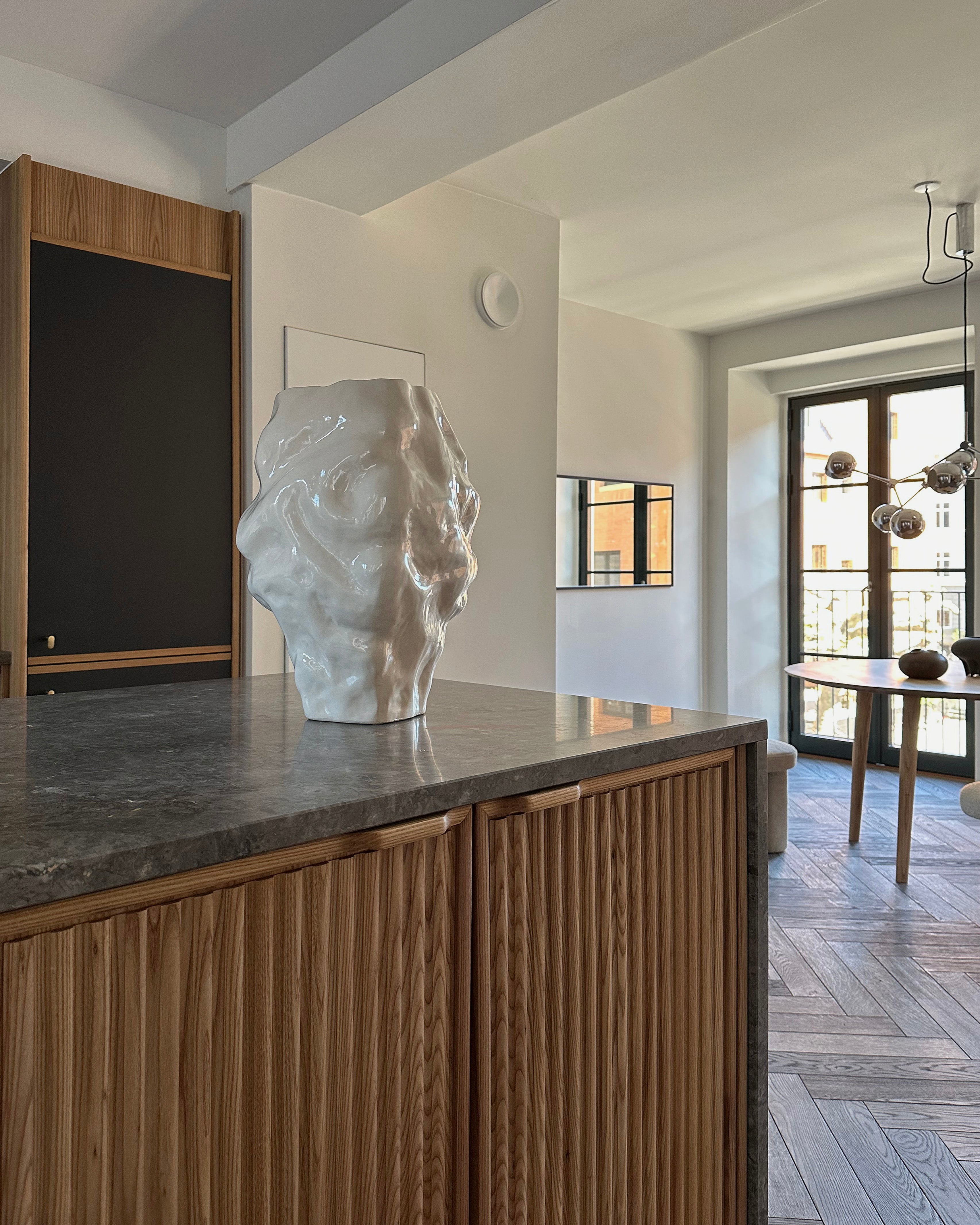 KATACHI Vase white ceramic