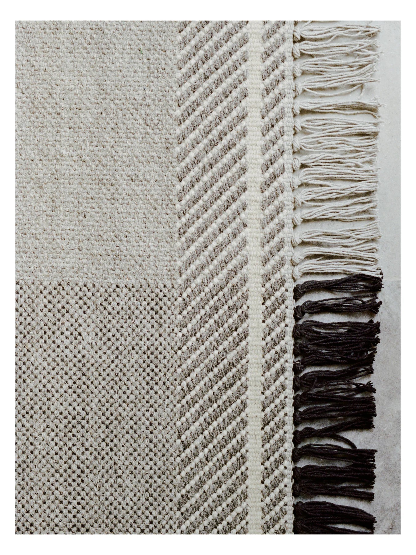Teppich MINDFUL SOUL dunkelgrau mit beige