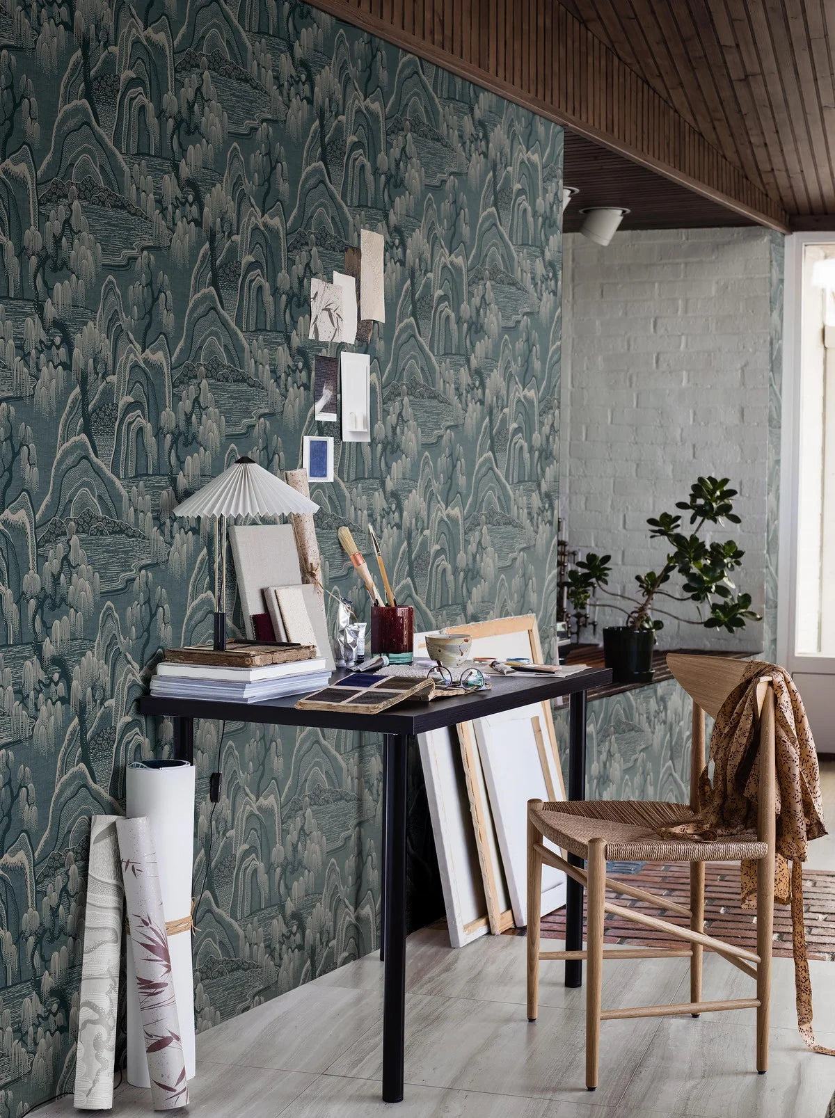 Vlies-Tapete mit Landschaft INDIGO GARDEN in Marineblau mit Beige