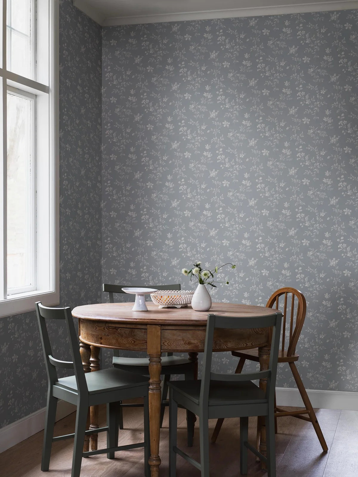 ÄNGSBLOMMA Blue and White Floral Pattern Wallpaper