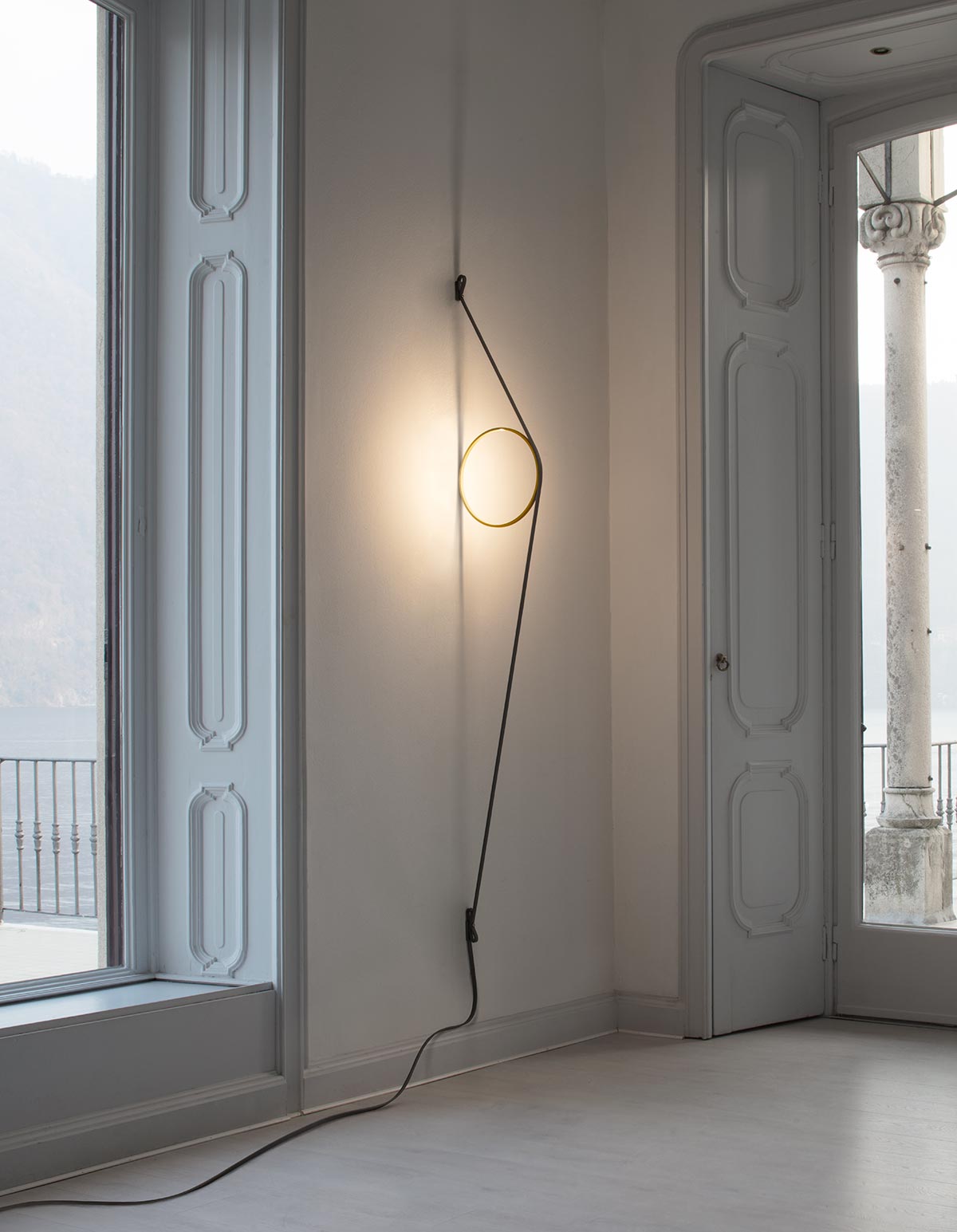 Wandlampe WIRERING grau mit Gold