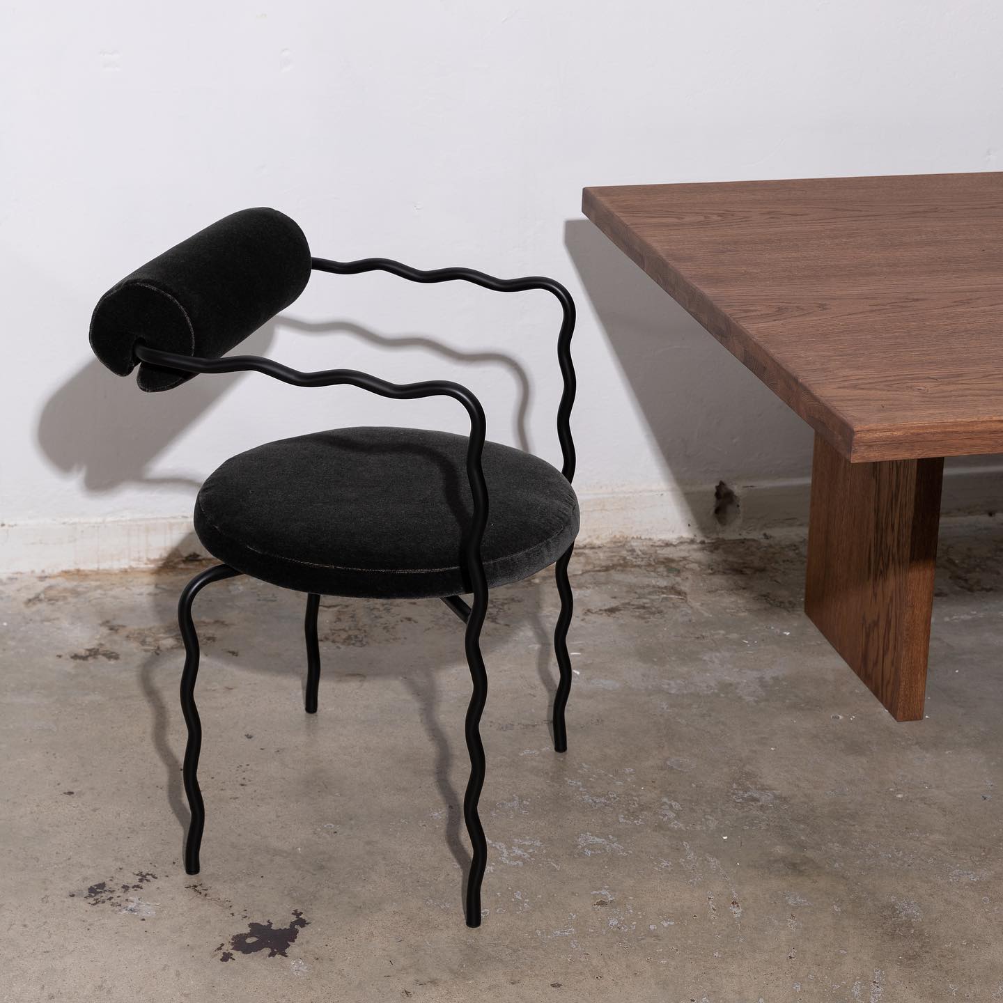 SAGE VAGUE Armchair upholstered with a metal base