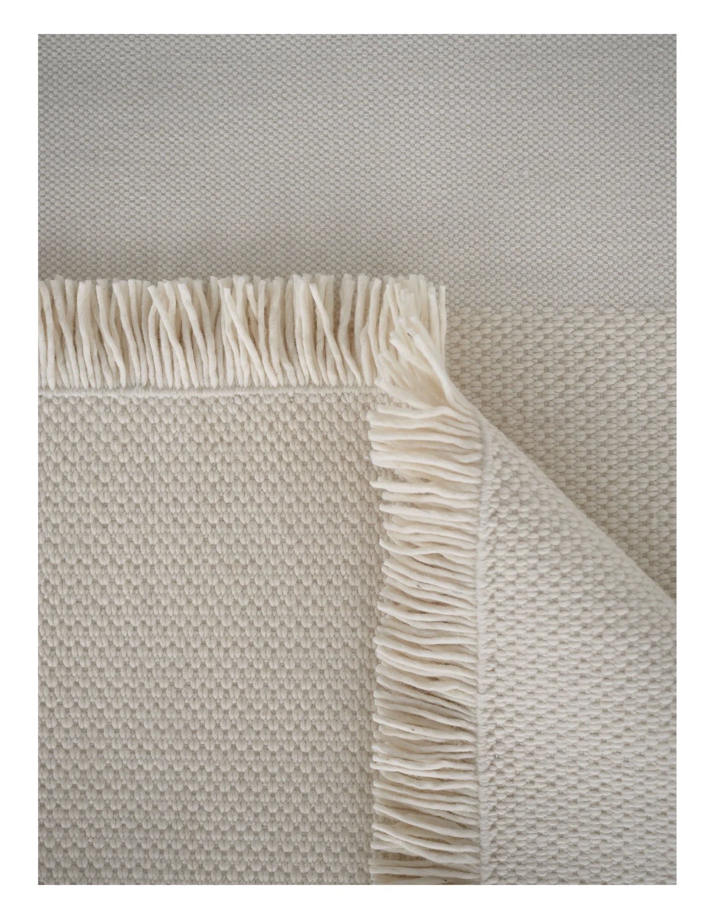 SILENT PATCH Rug Broken White