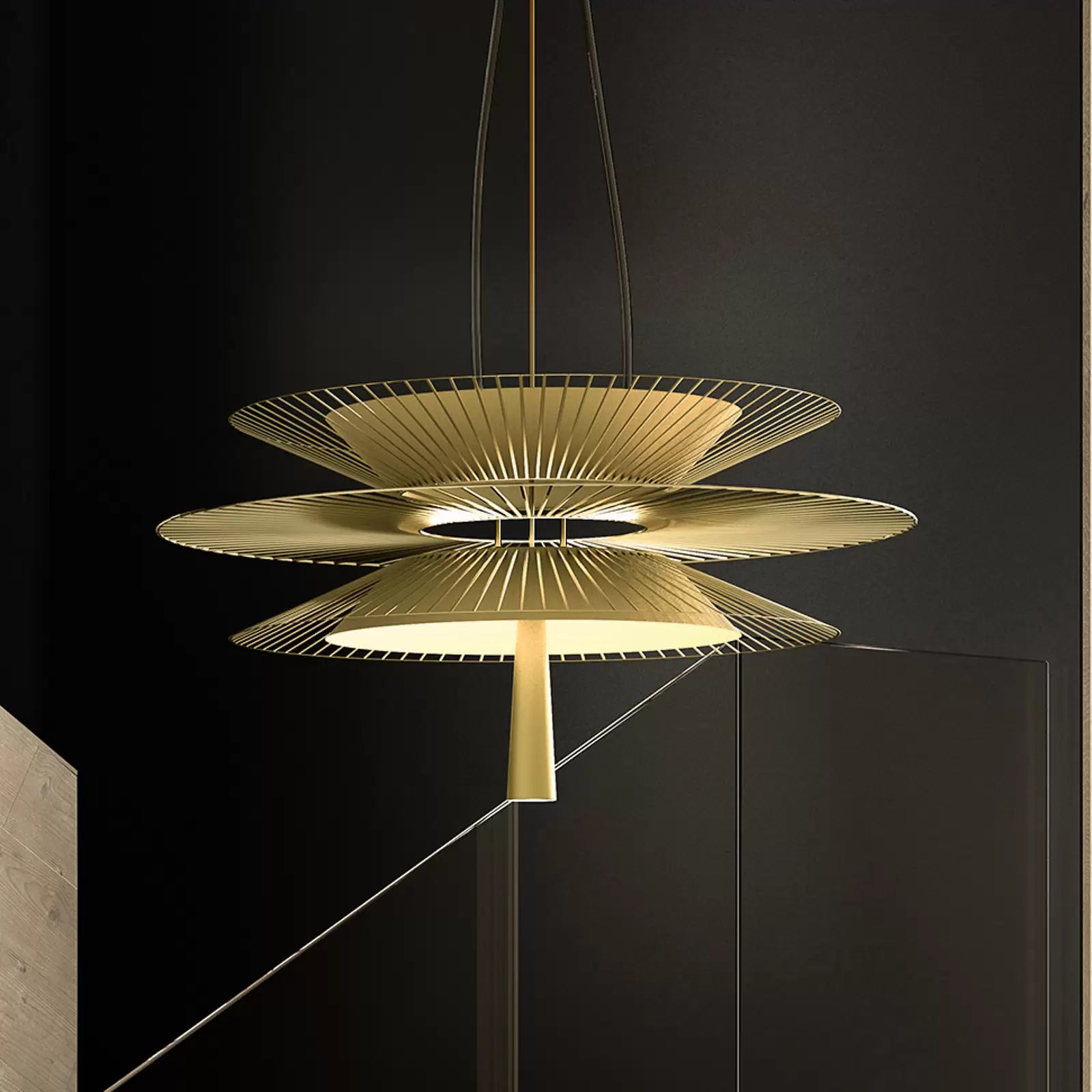 Schwerkraft II Zloty Hanging Lampe