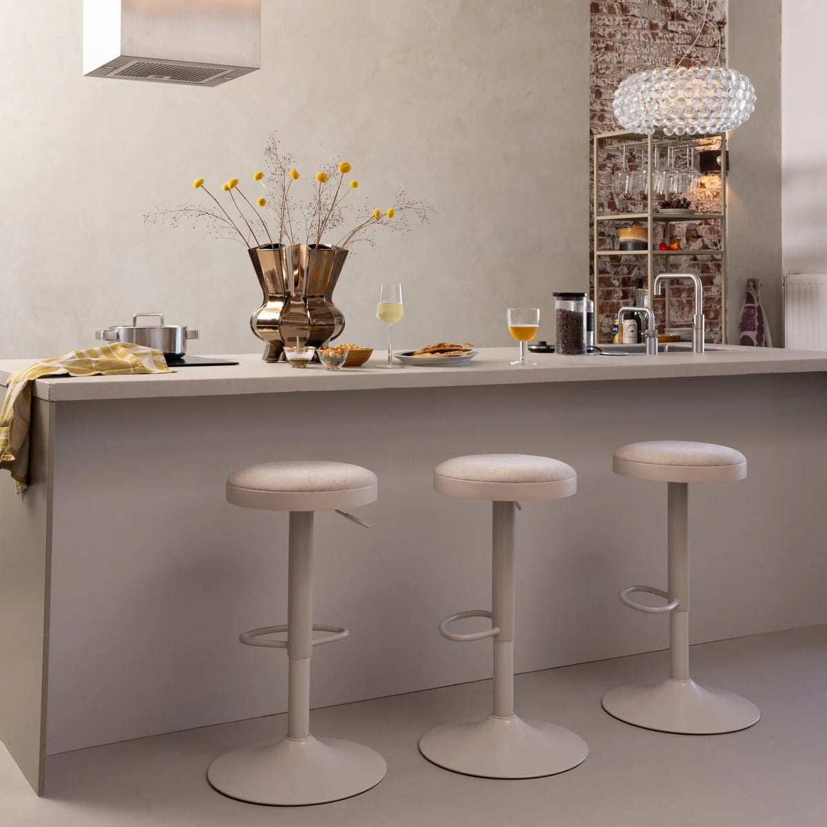 Verstellbarer Hocker MEVO sandfarben
