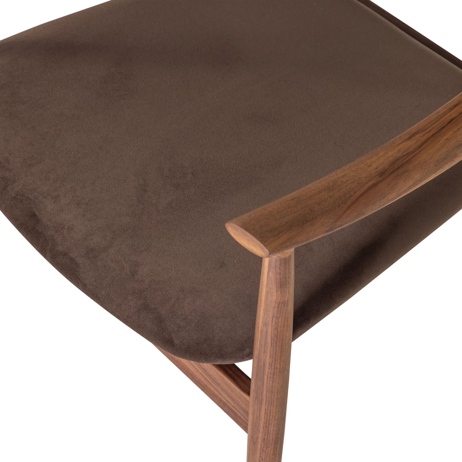 Sessel BASK mit braunem Sitz und Nussbaumgestell