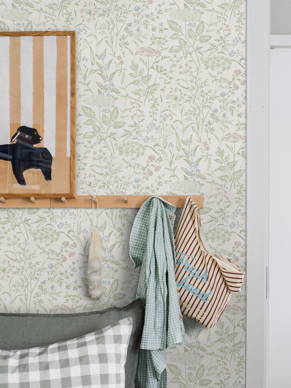 Vlies-Tapete mit pflanzlichem Muster EMIL creme mit hellgrün