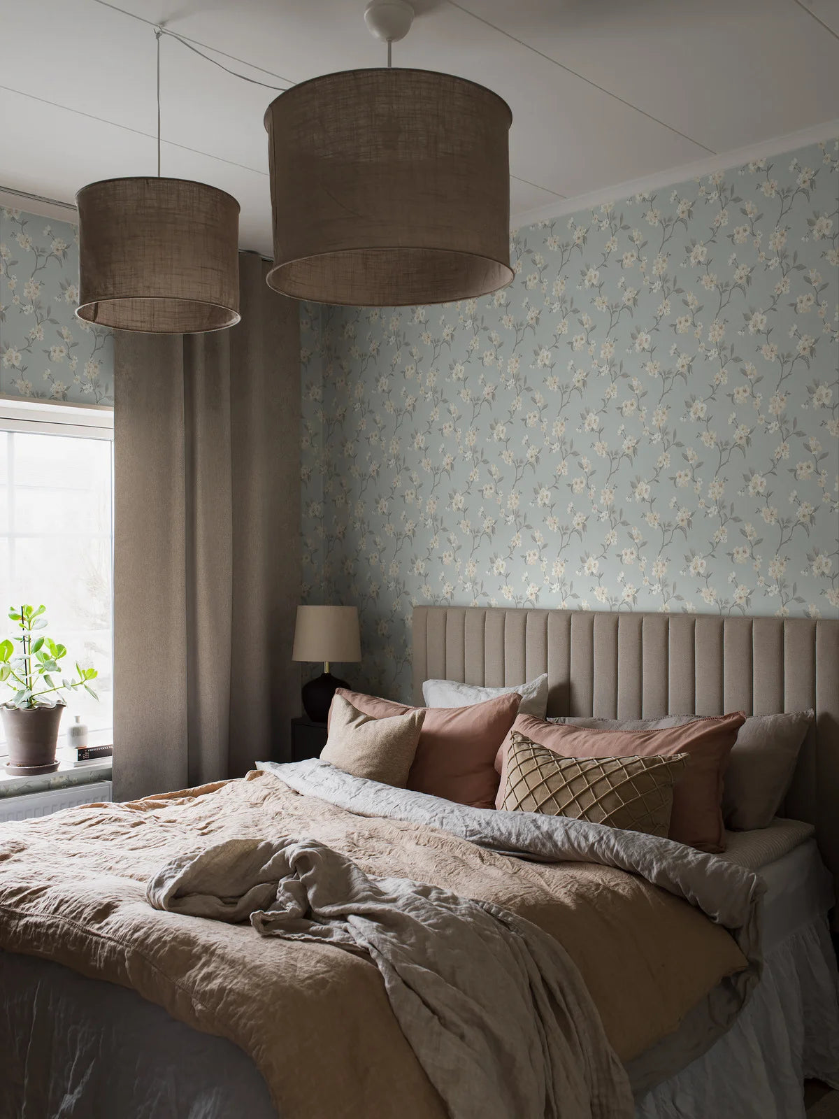 Vlies-Tapete mit pflanzlichem Muster MARIE blau mit cremefarben