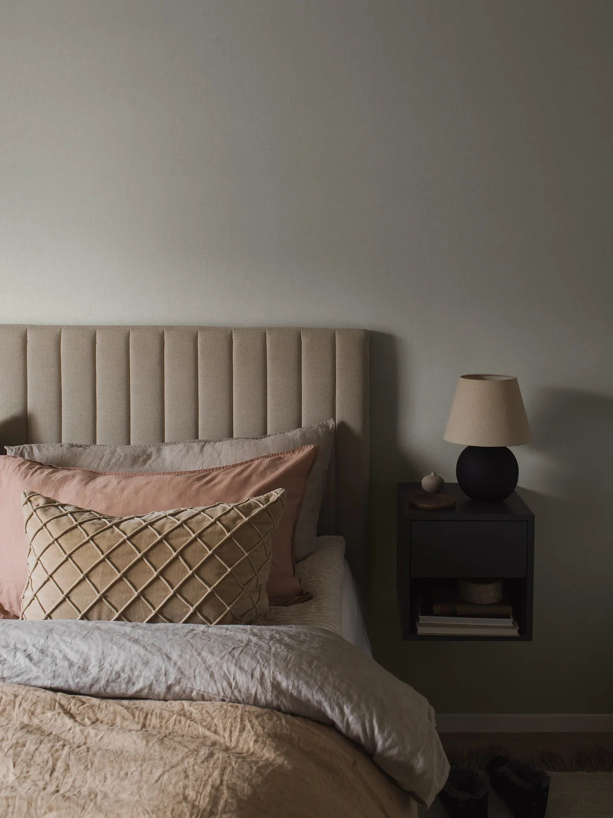 Vlies-Tapete Papier strukturiert VEGA hellgrün