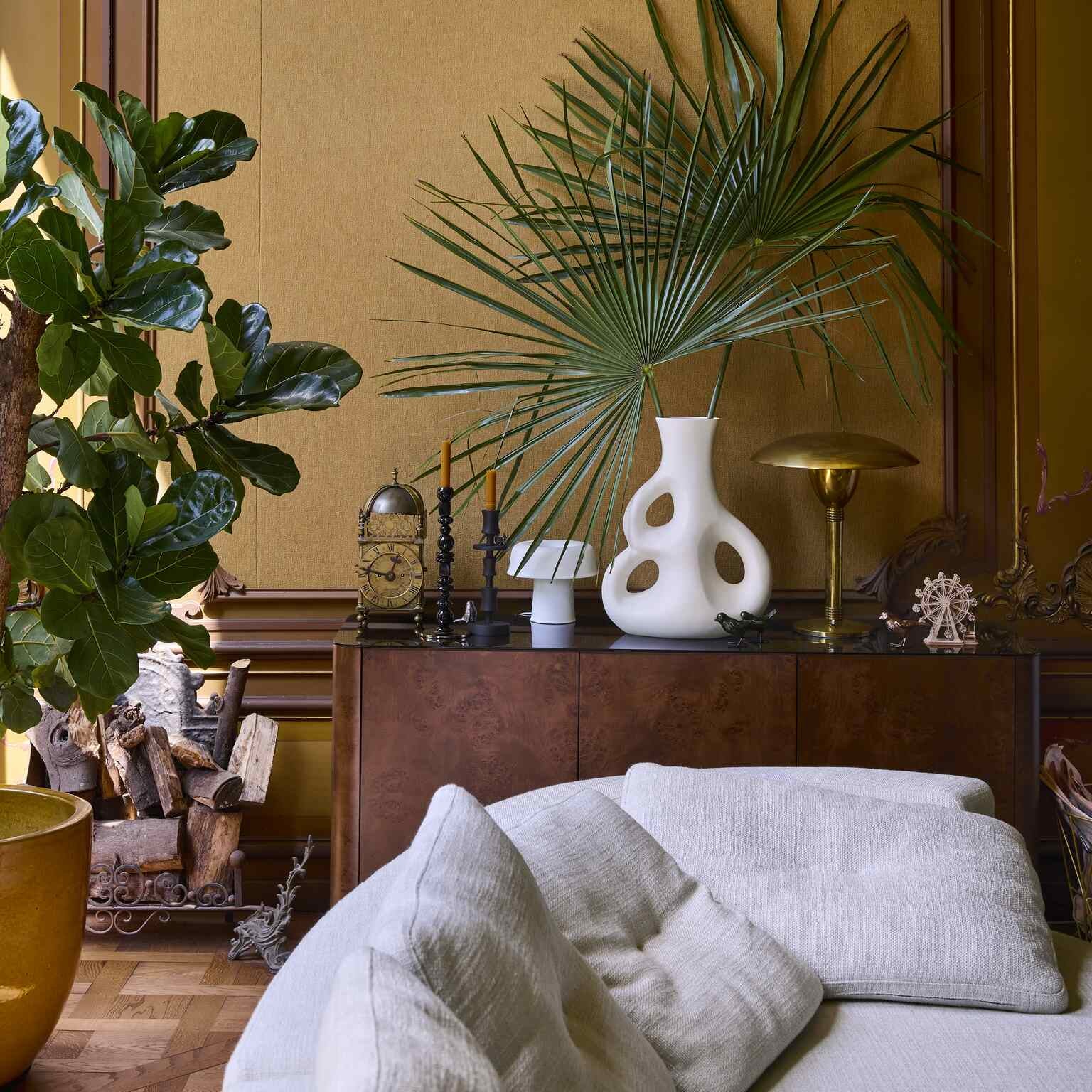 Single Candle Holder BEADS White with Gold Elements