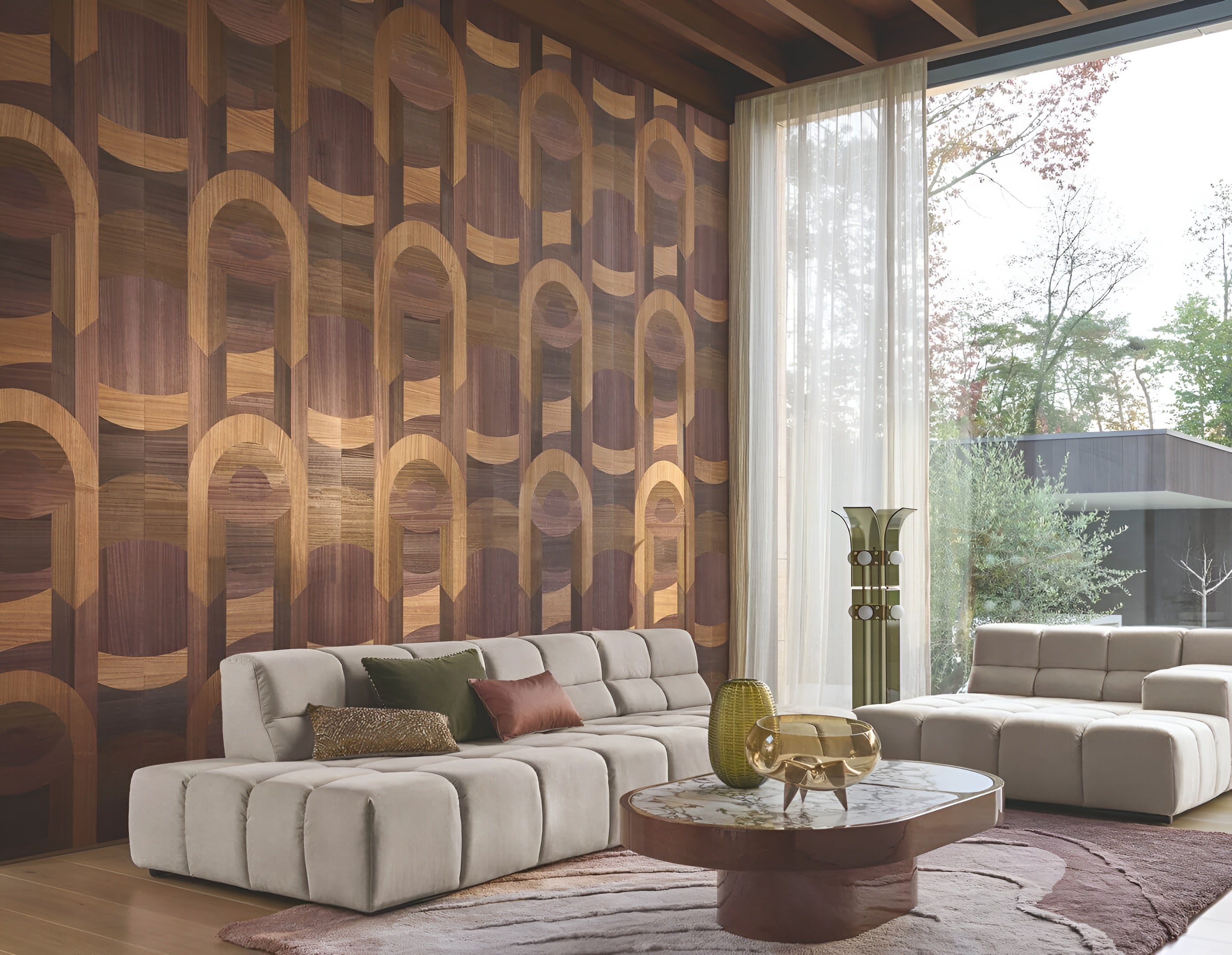 Furnierte Tapete mit geometrischem Art Deco-Muster TRAVERSÉE - AUBERGINE EICHE dunkelbraun