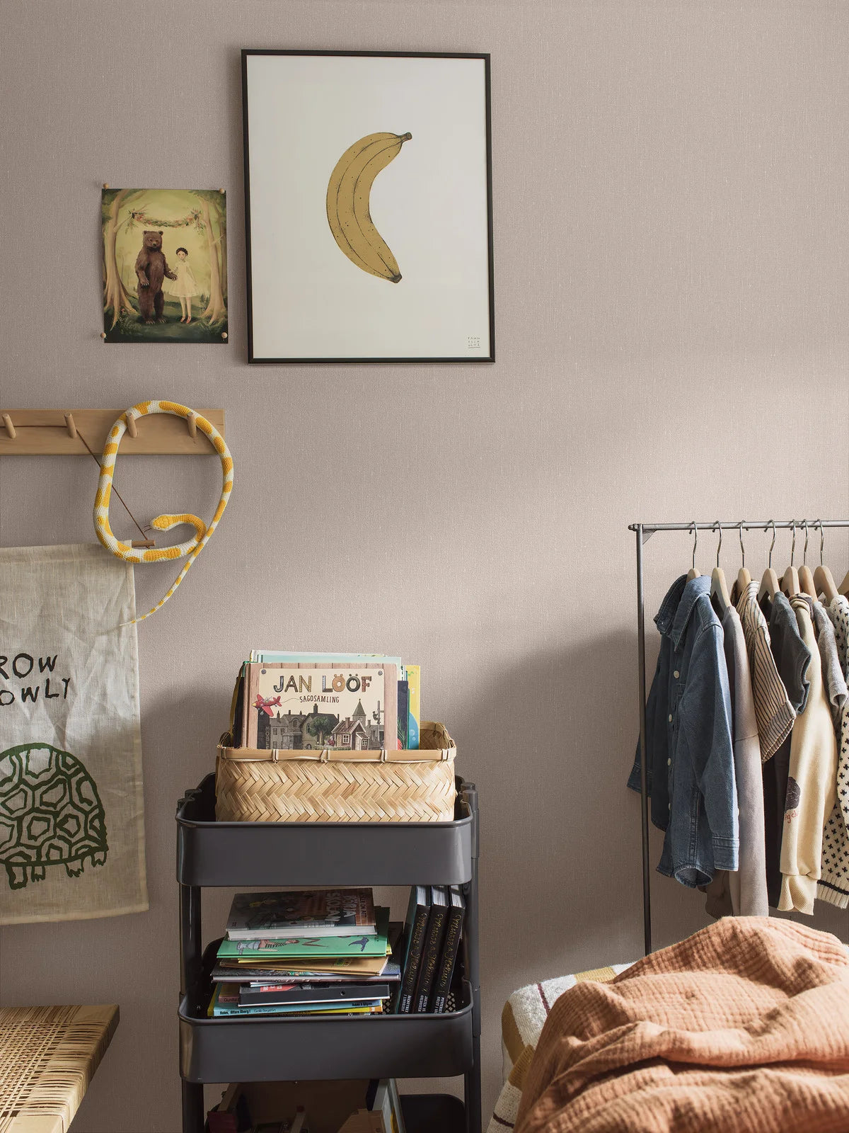 Structural wallpaper resembling linen LINEN - SOFT BLUSH light pink