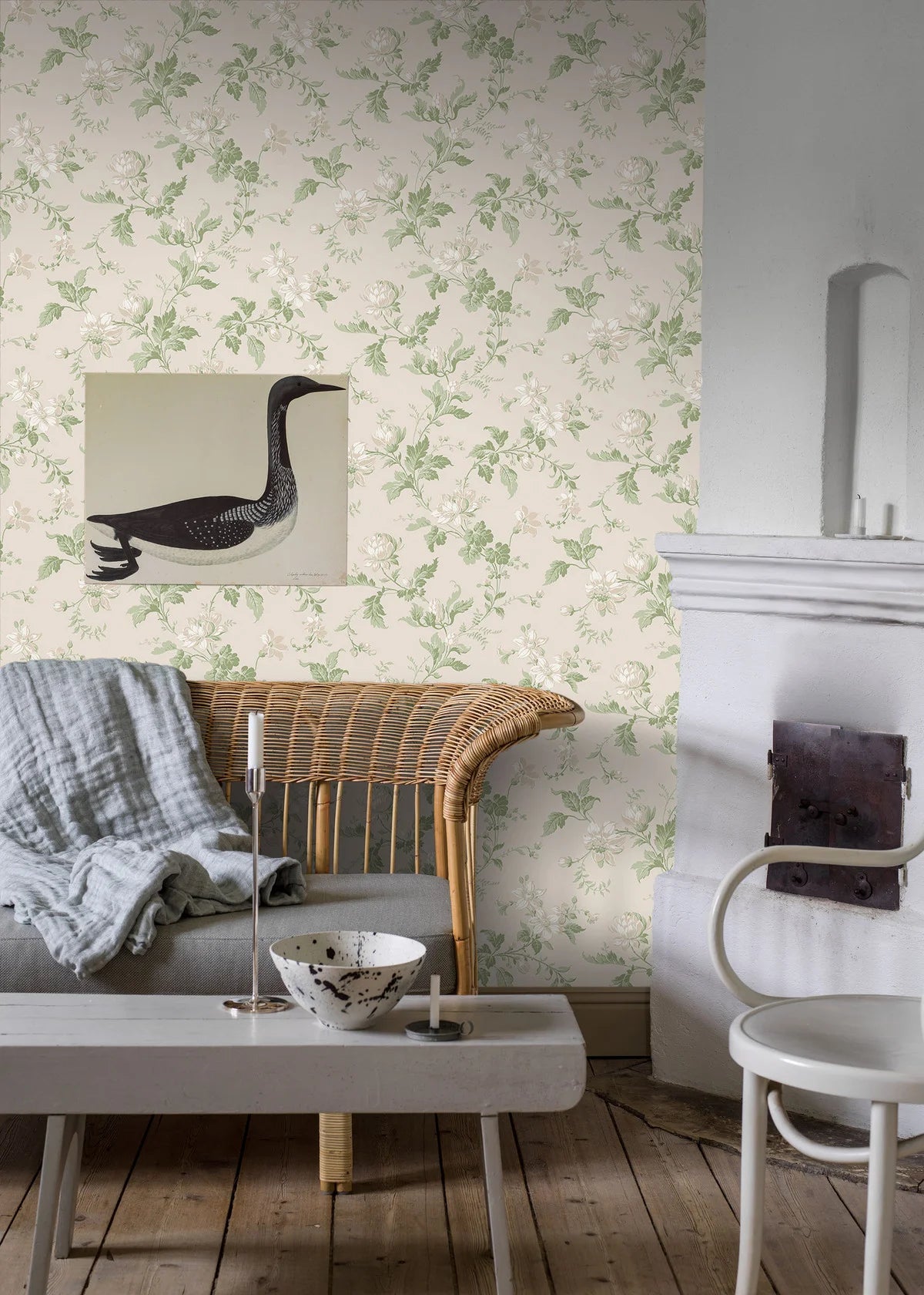 Vlies-Tapete mit pflanzlichem Muster BLOMSLINGA in Rosa mit Grün