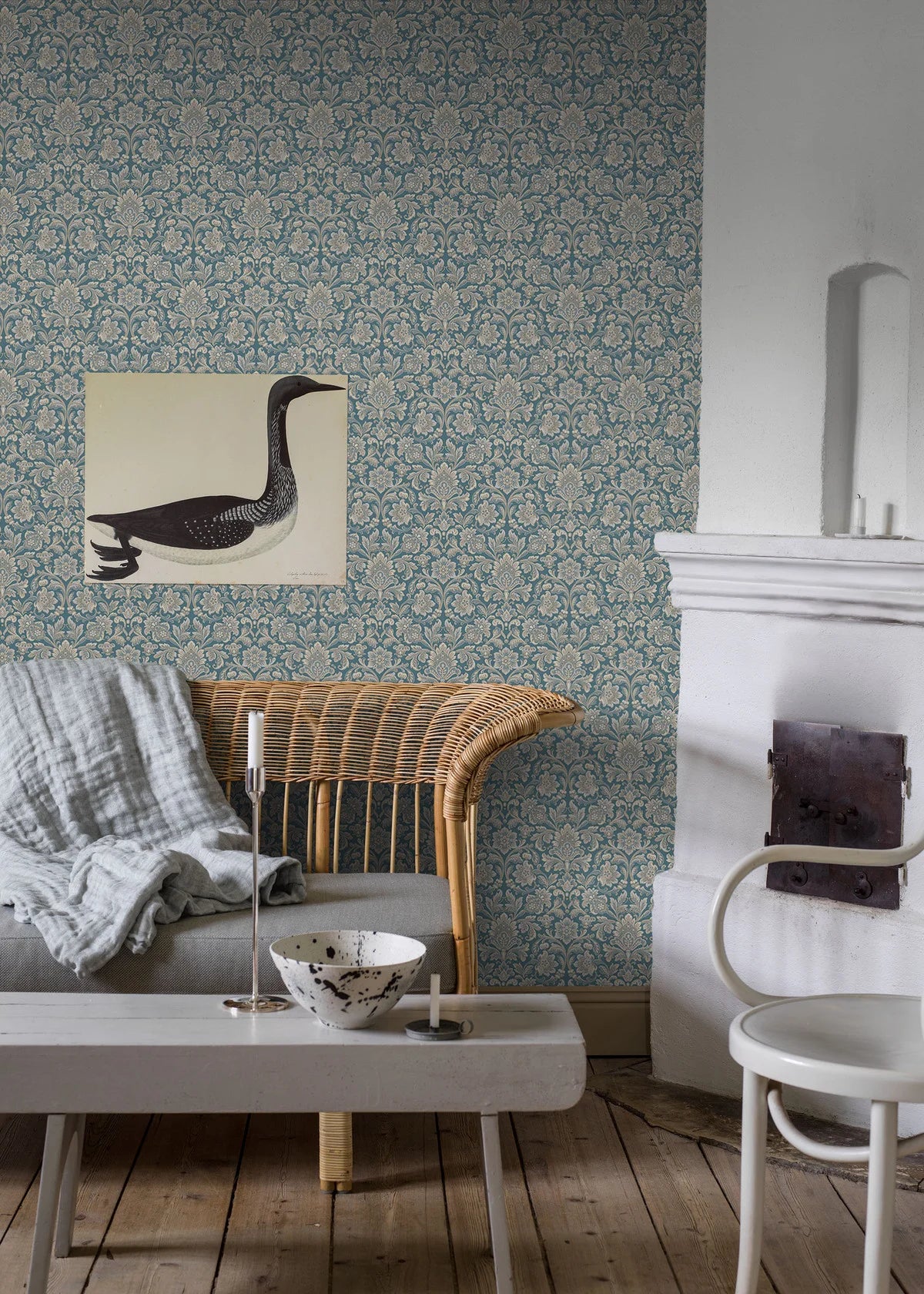 Vlies-Tapete mit pflanzlichem Muster FOGLAVIK blau mit cremefarbenem