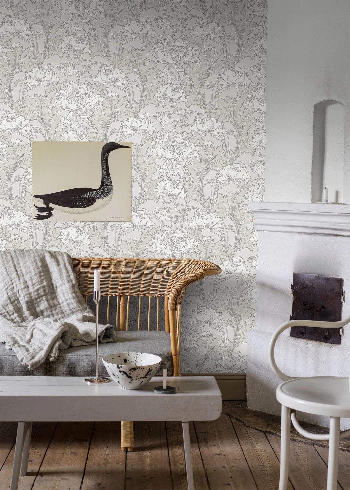 Vlies-Tapete mit pflanzlichem Muster SIRI perlgrau mit Creme