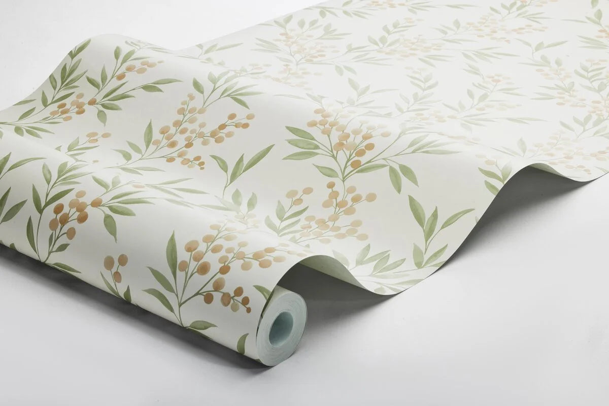 Tapete mit pflanzlichem Motiv von FOREST BERRIES in Beige mit Grün