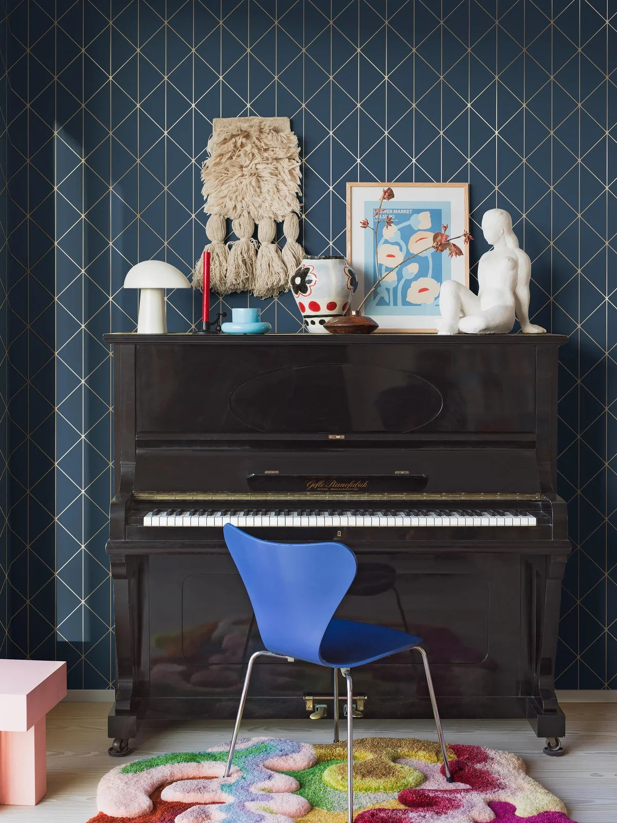 Vlies-Tapete mit geometrischem Muster DIAMONDS in Marineblau mit Gold