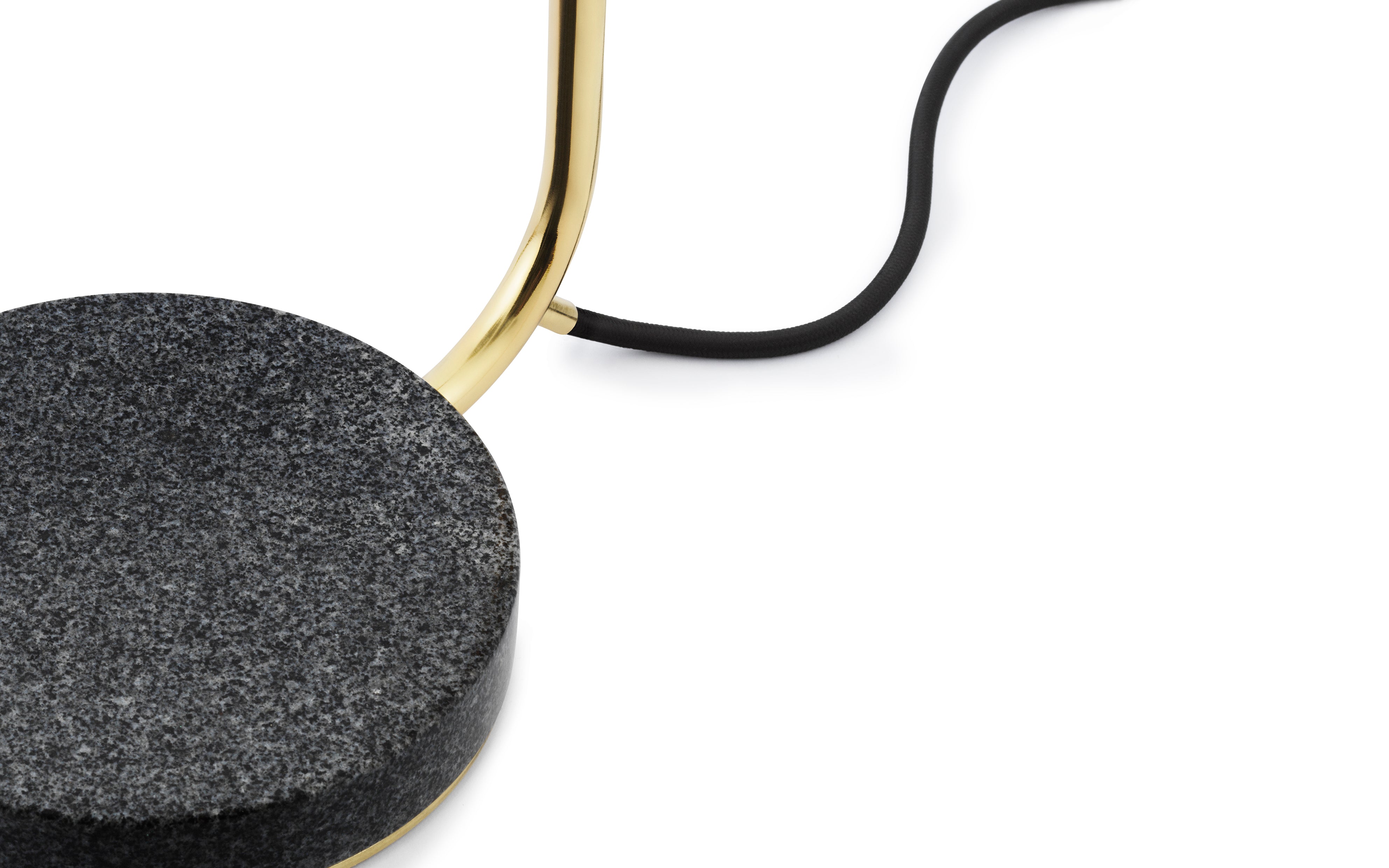 GRANT goldene Tischlampe mit schwarzem Granit