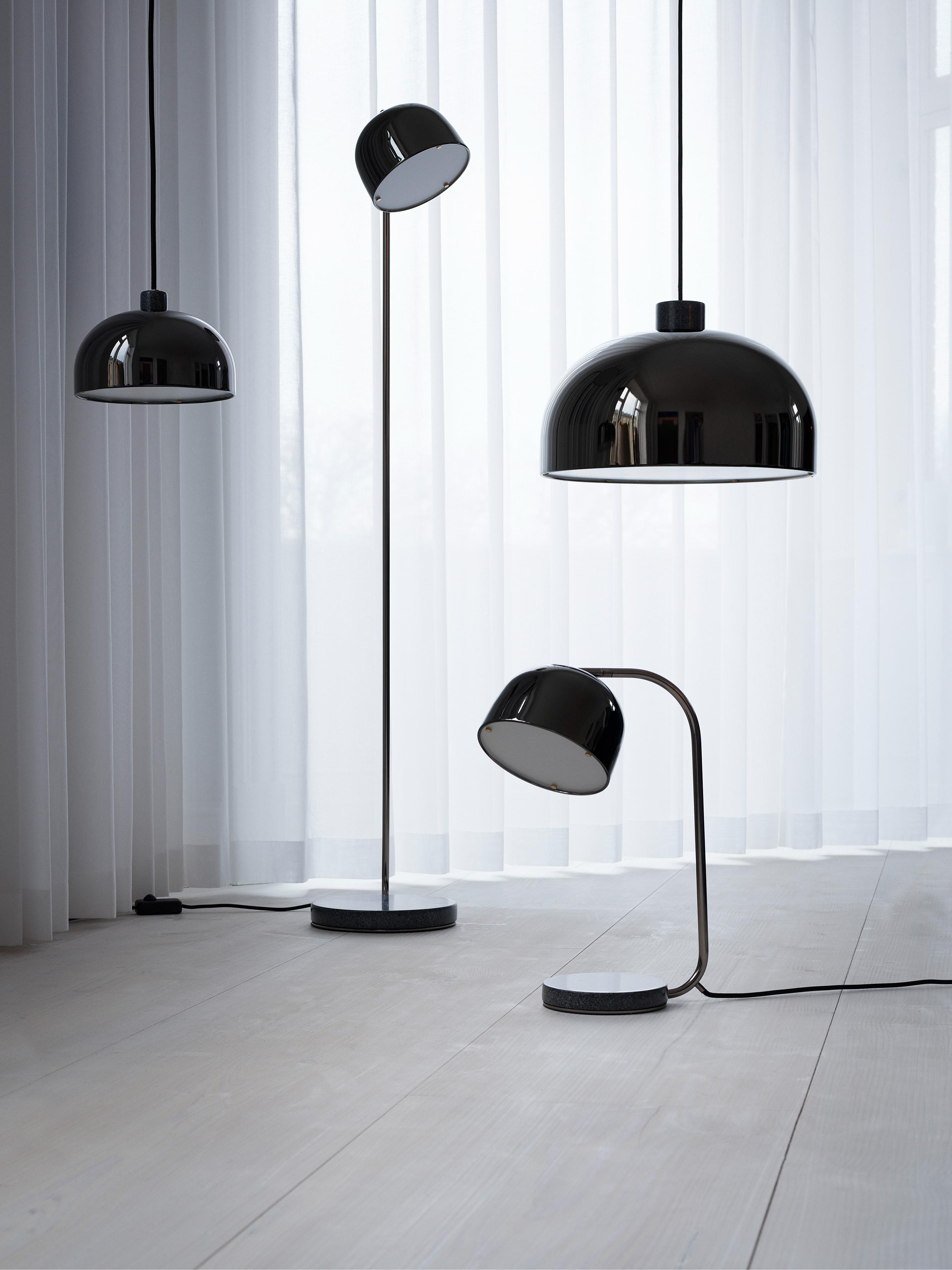 GRANT black table lamp with black granite