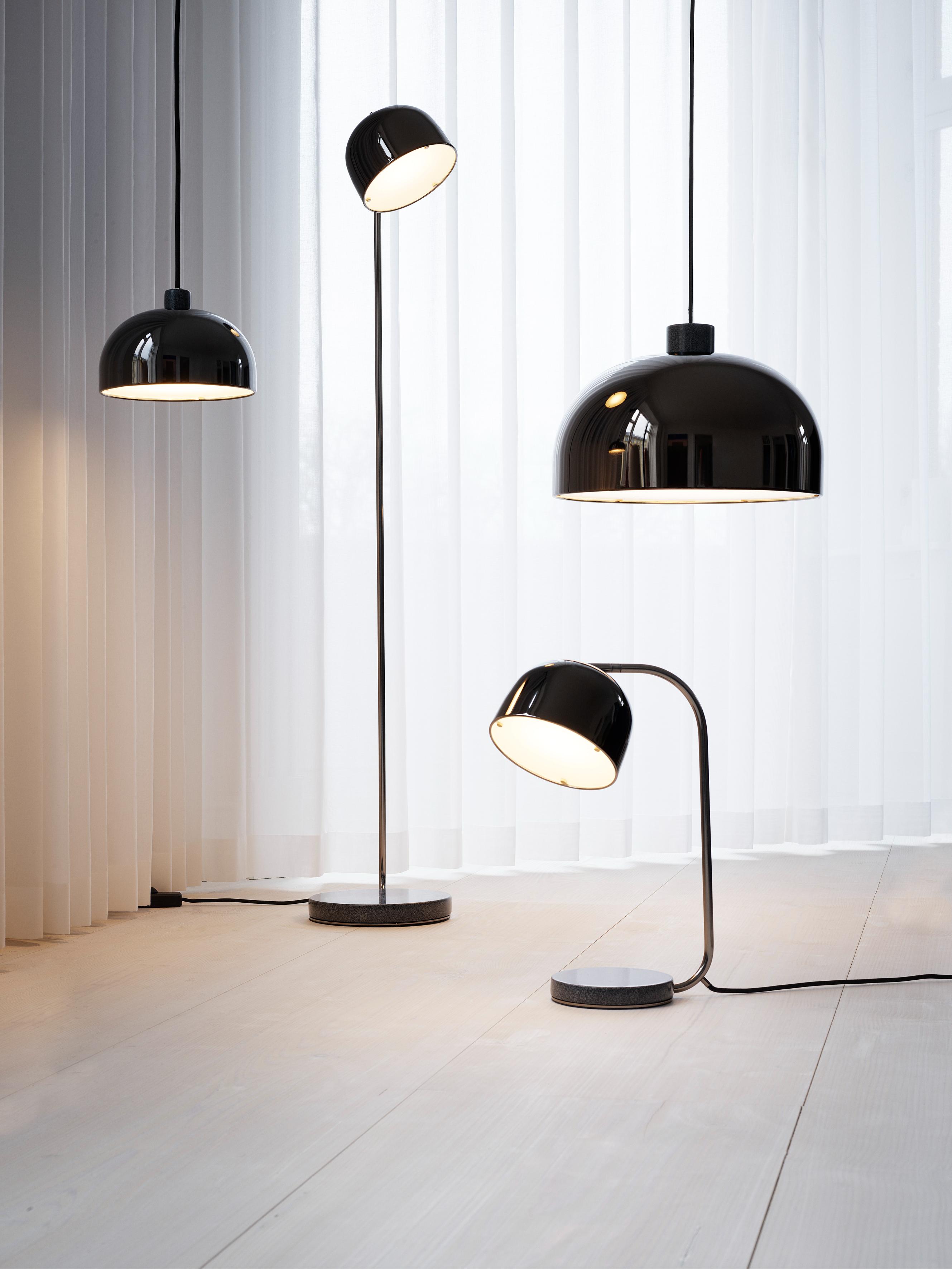 GRANT black table lamp with black granite