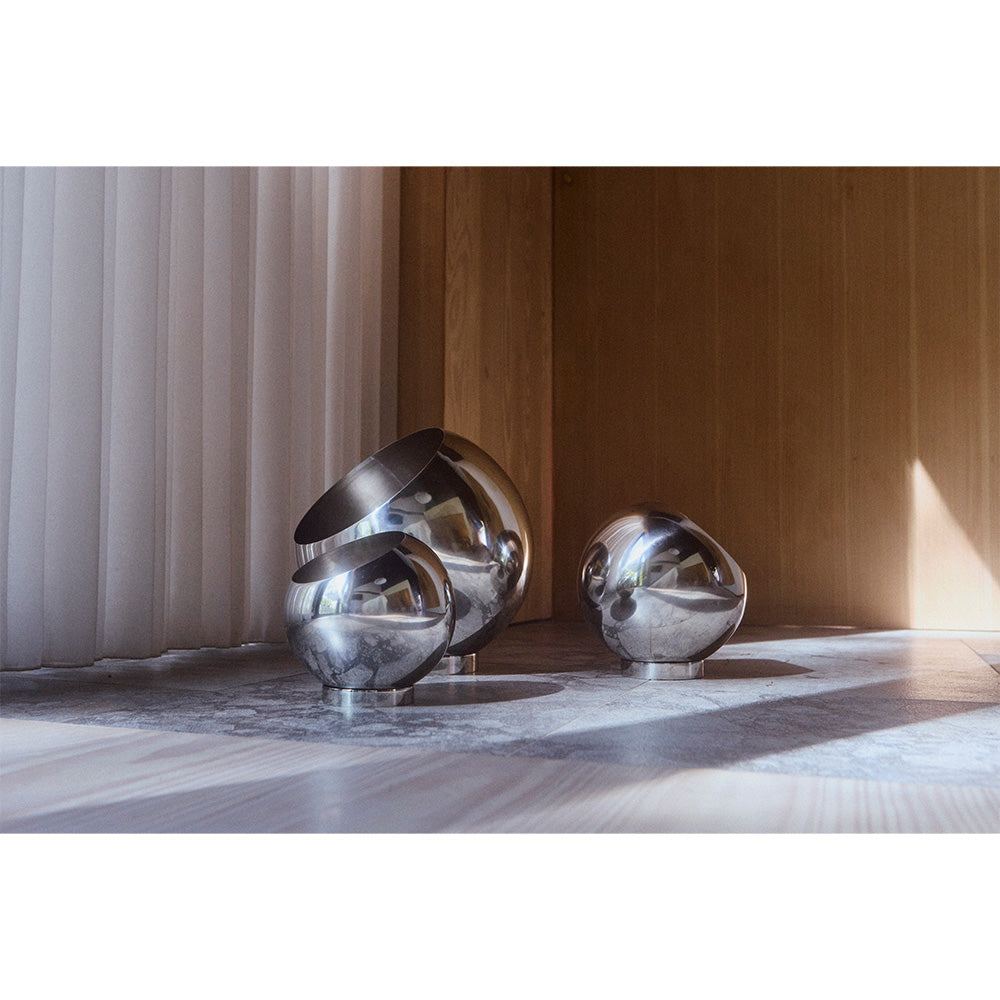 Stehende Pflanzenschale GLOBE silber