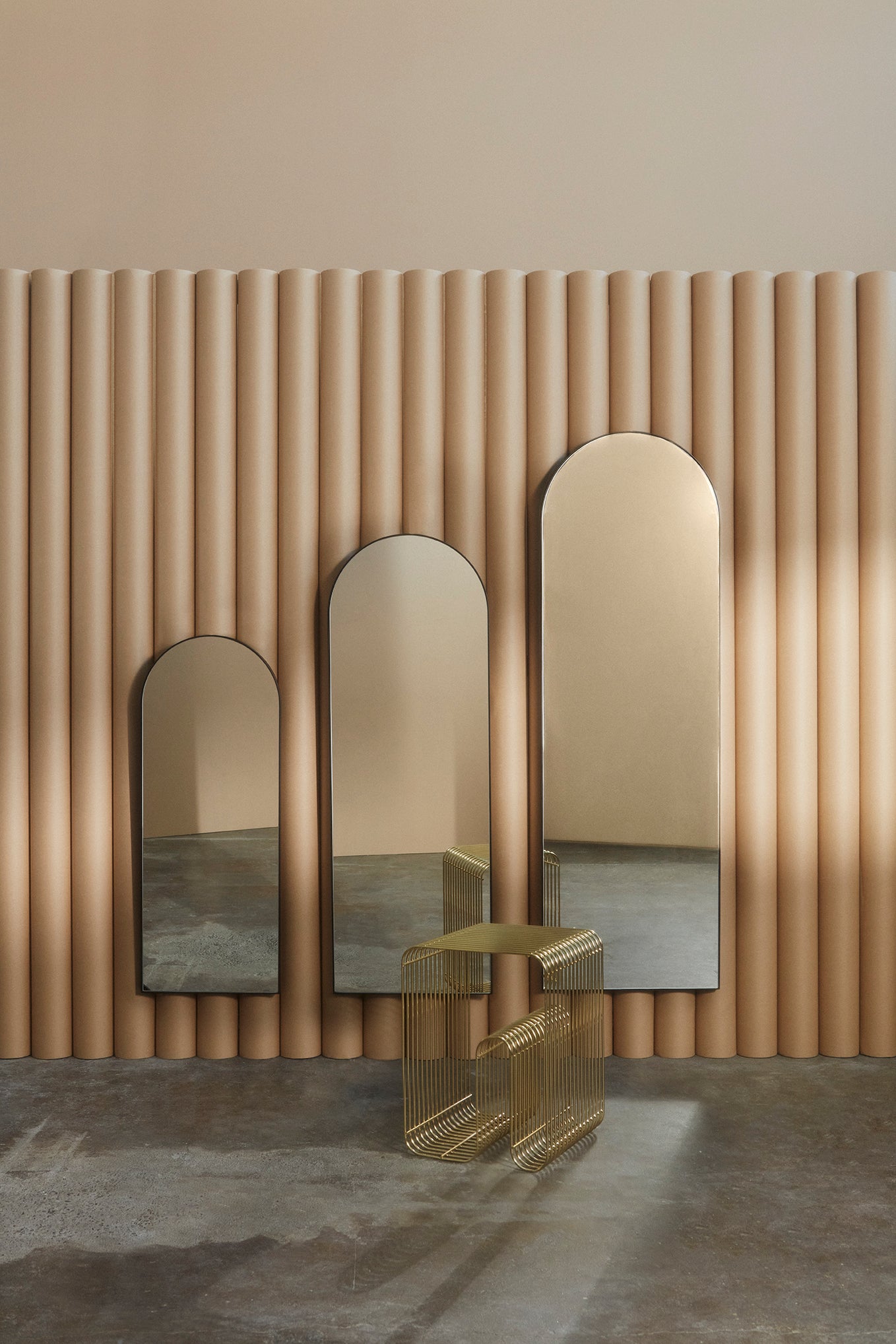 ARCUS Mirror Black Frame