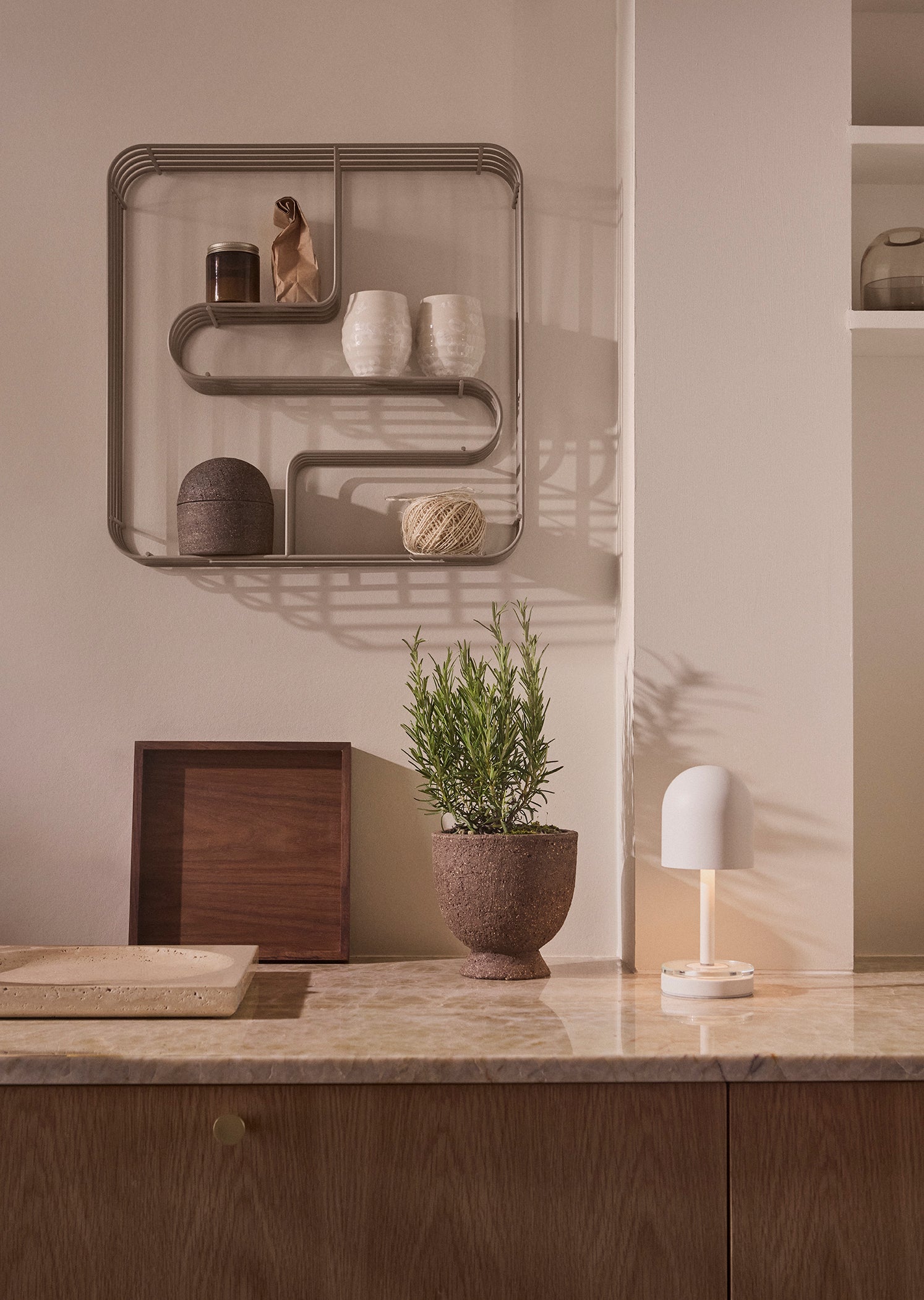 Wandregal CURVA taupe