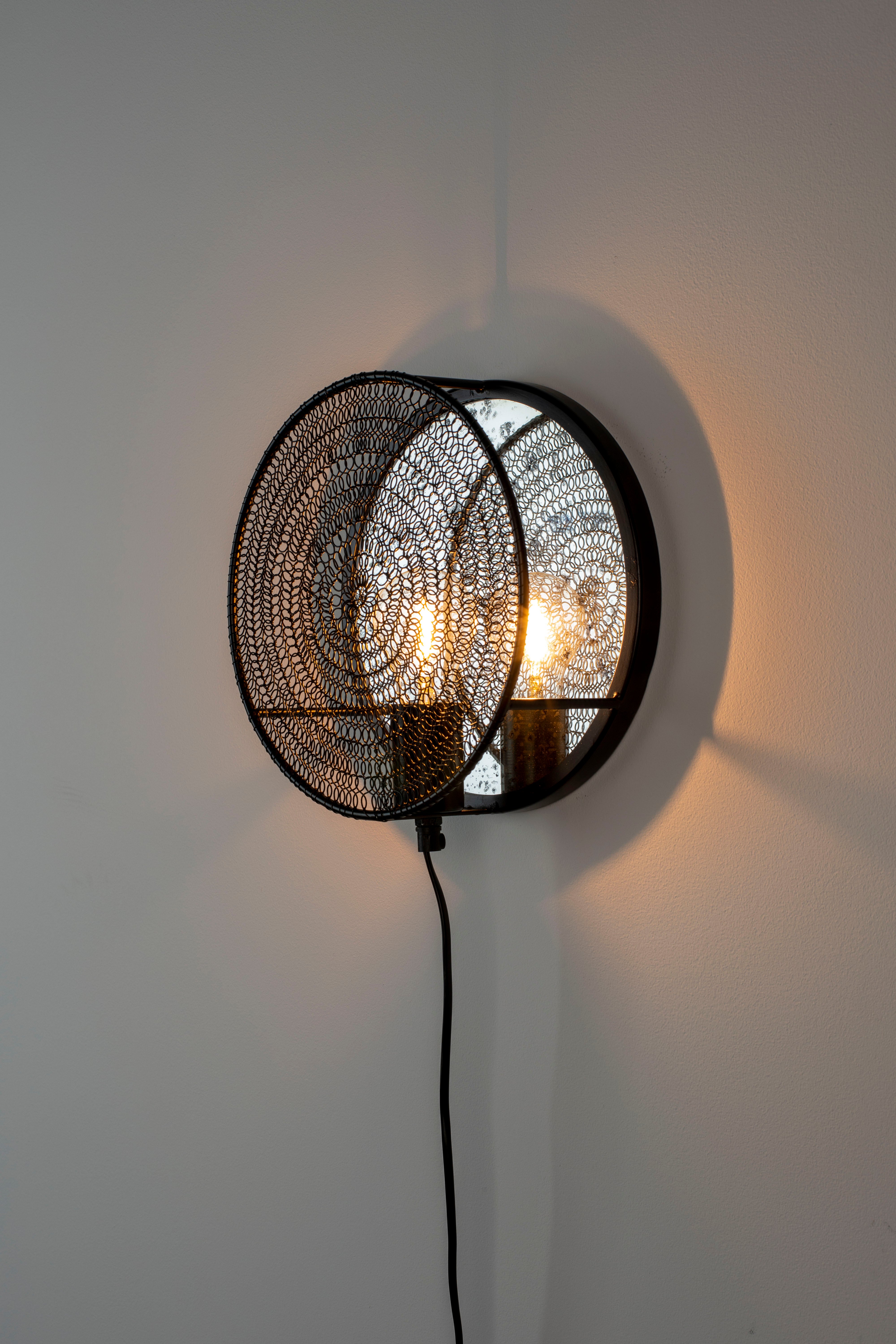 LEA black wall lamp
