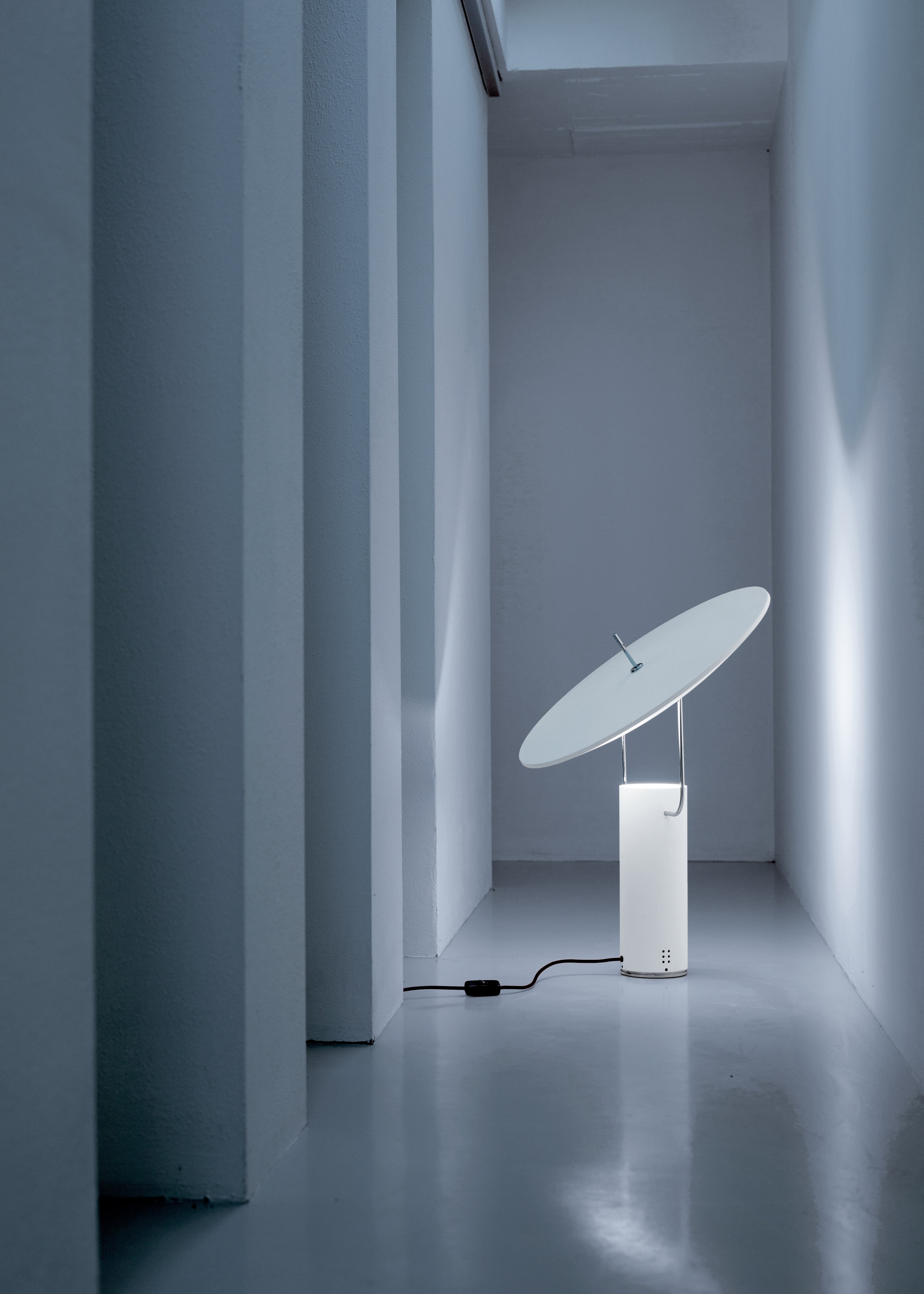 TX1 Table Lamp Gray
