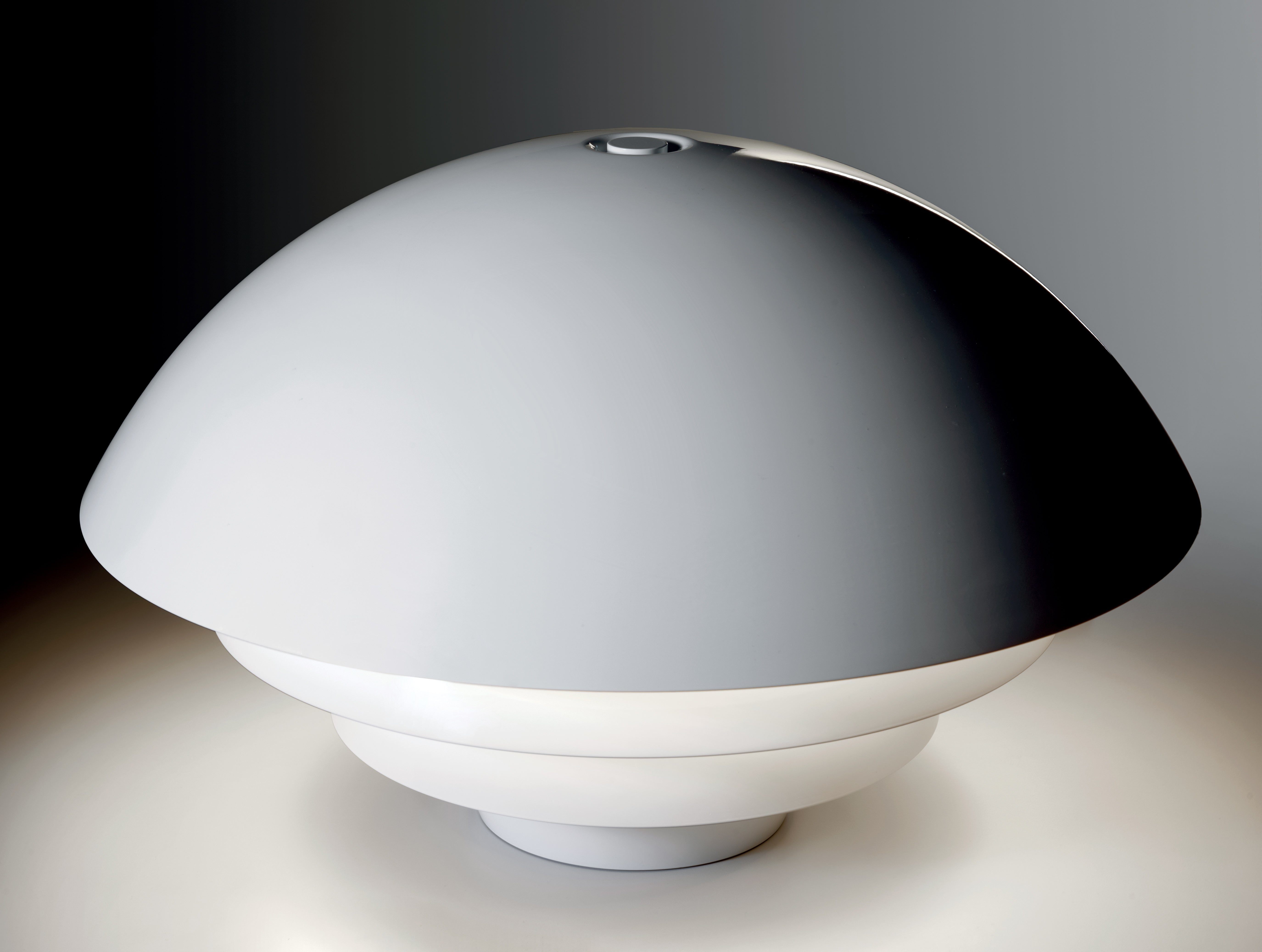 VISIERE Table Lamp in Glossy White