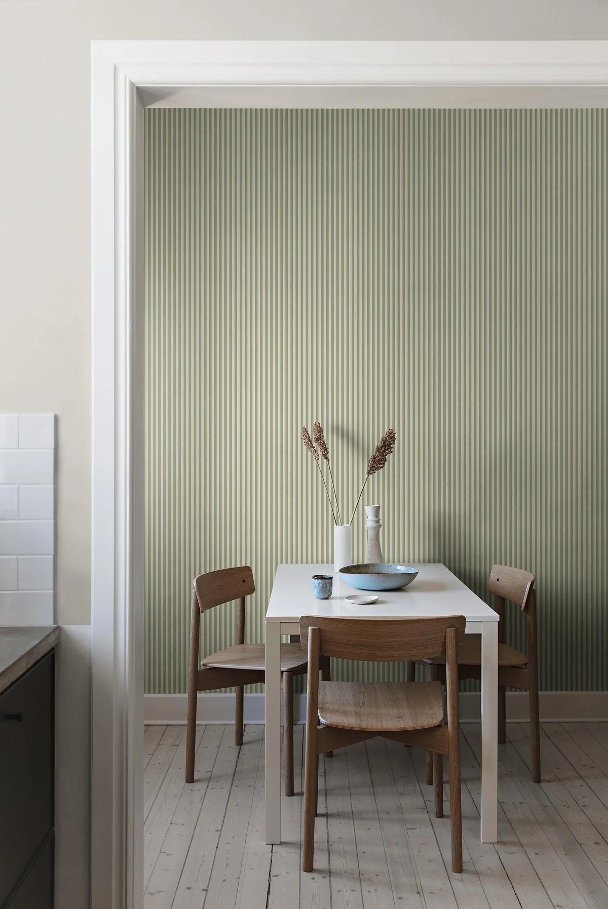 Tapete mit Streifenmuster MÖLLE STRIPE grün-beige