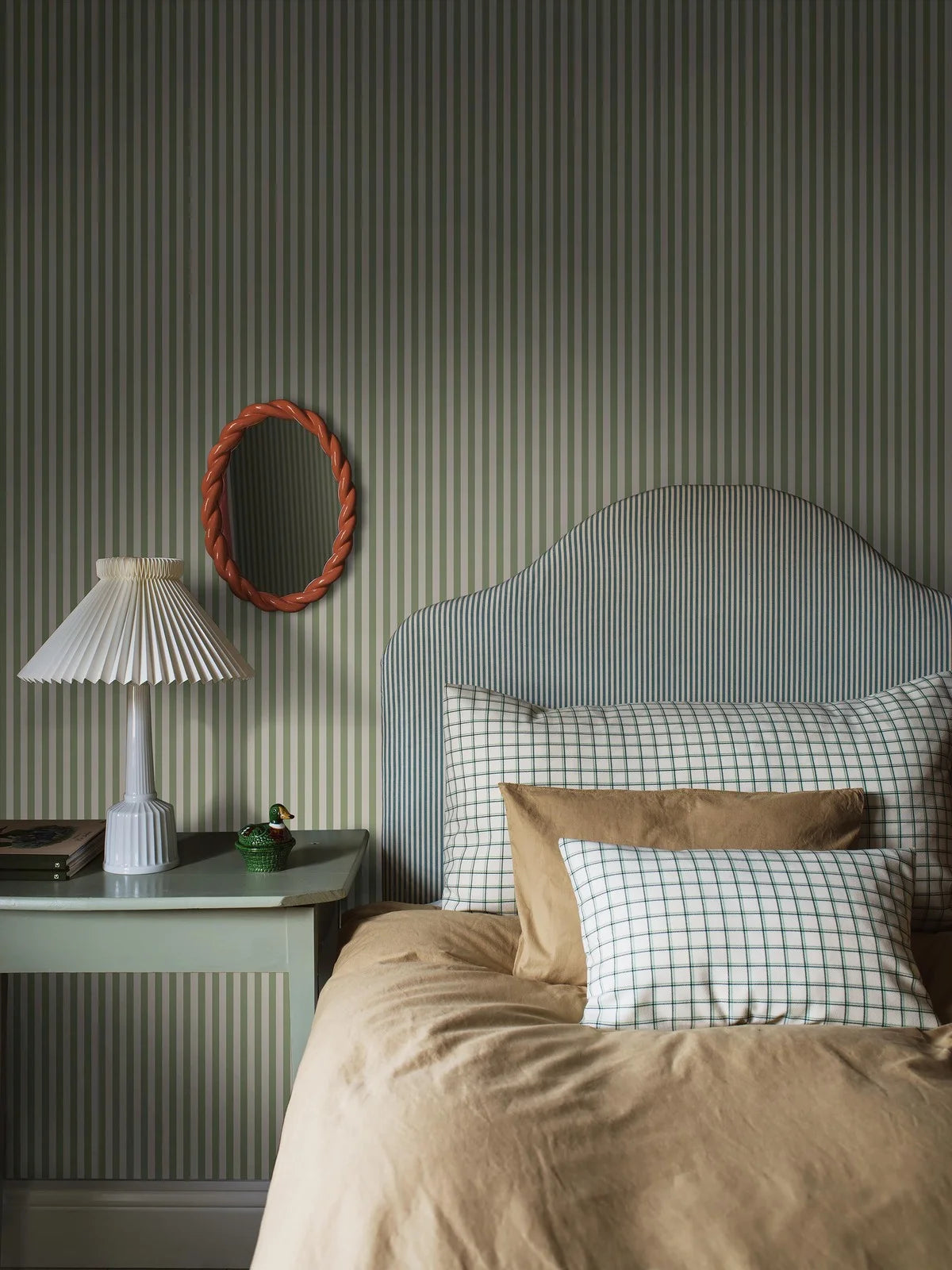 Tapete mit Streifenmuster MÖLLE STRIPE grün-beige