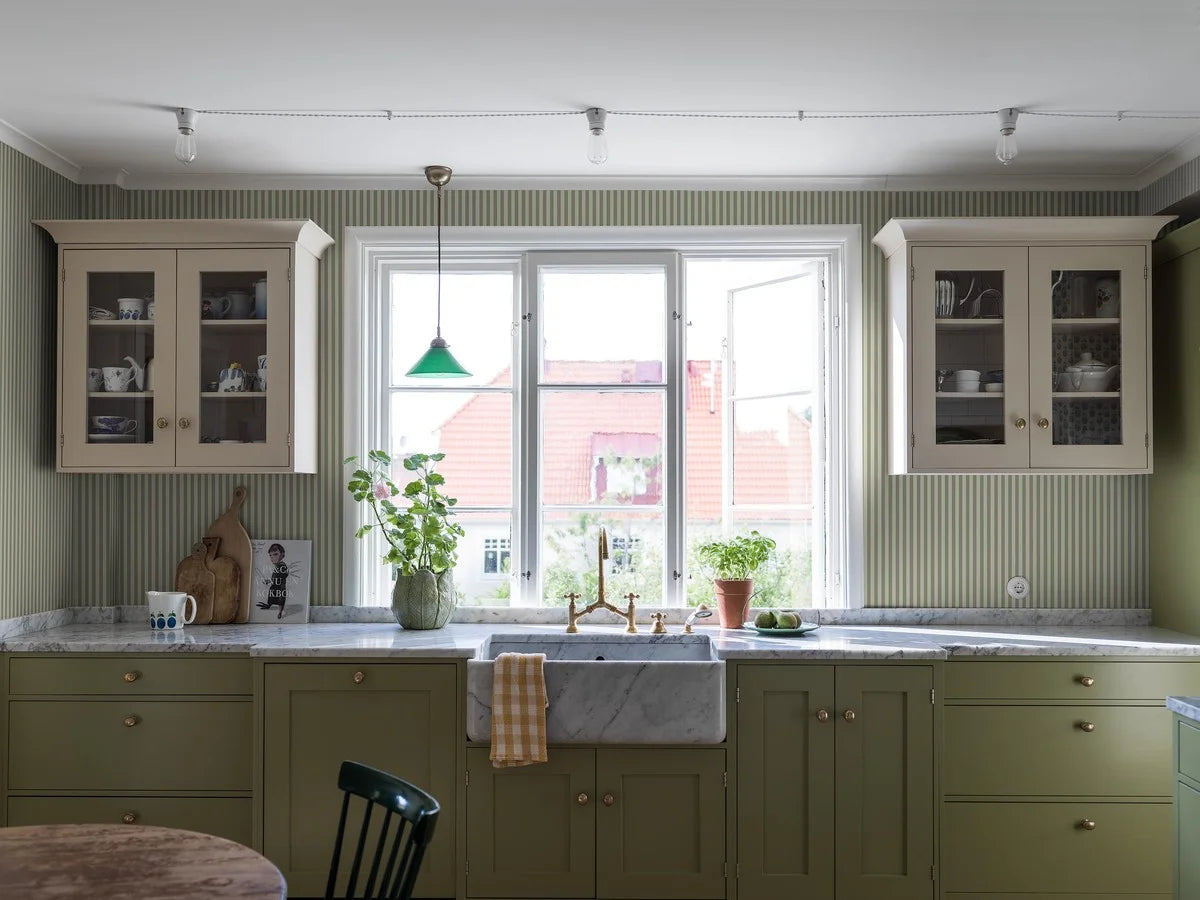 Tapete mit Streifenmuster MÖLLE STRIPE grün-beige