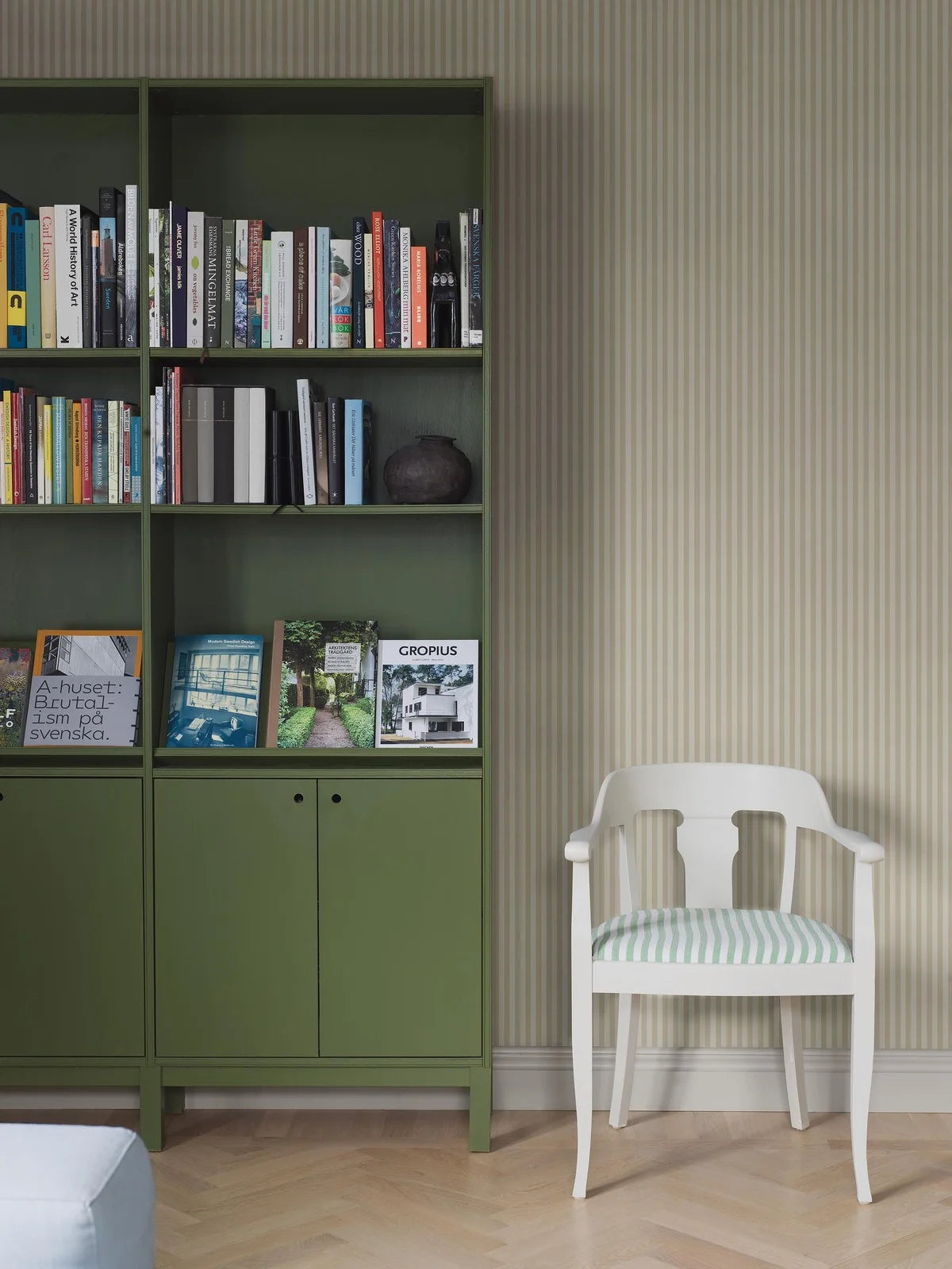 Tapete mit Streifen MÖLLE STRIPE beige mit Weiß