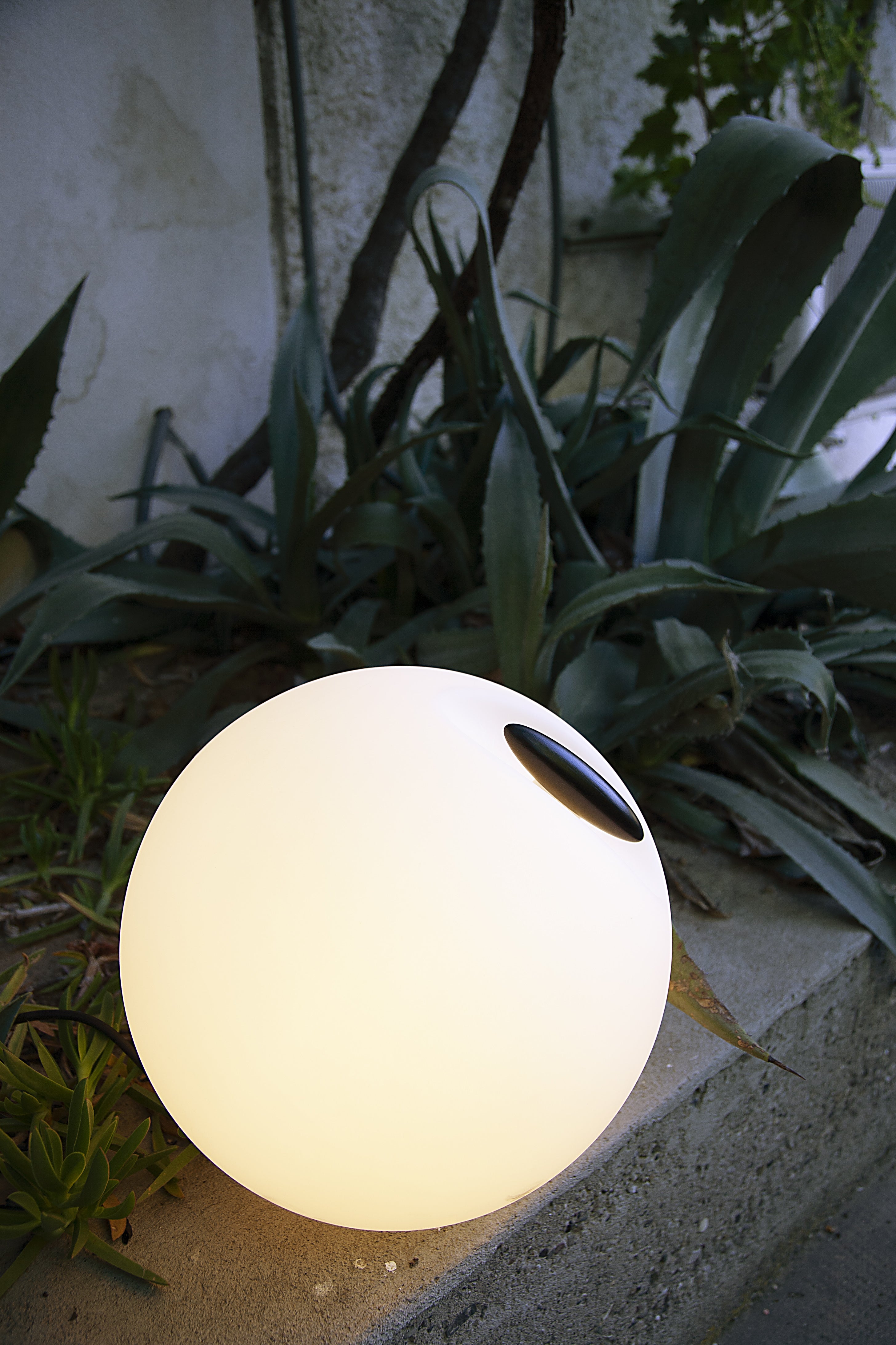 Stehlampe für den Außenbereich BOWL in Weiß