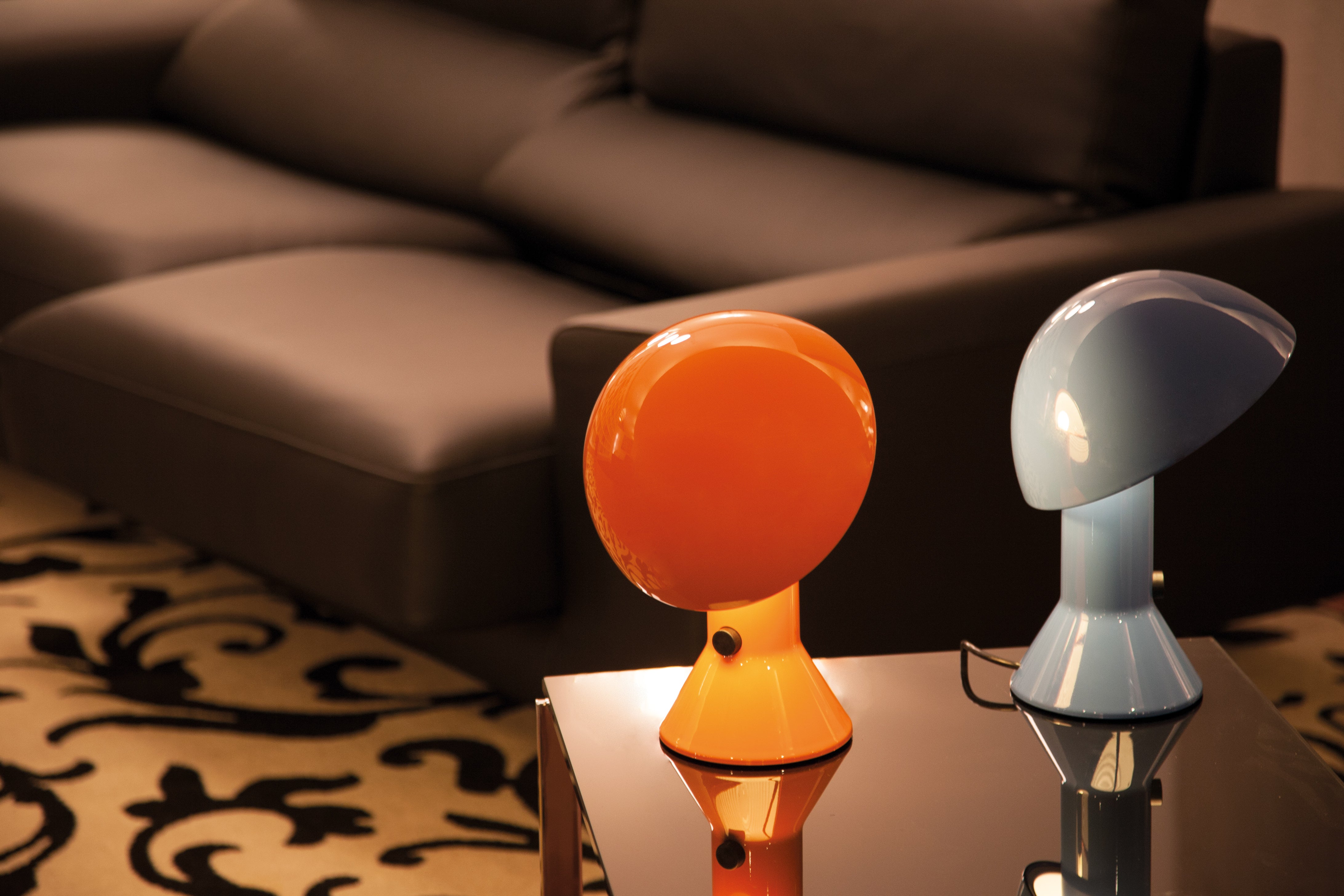 Tischlampe ELMETTO in glänzendem Orange