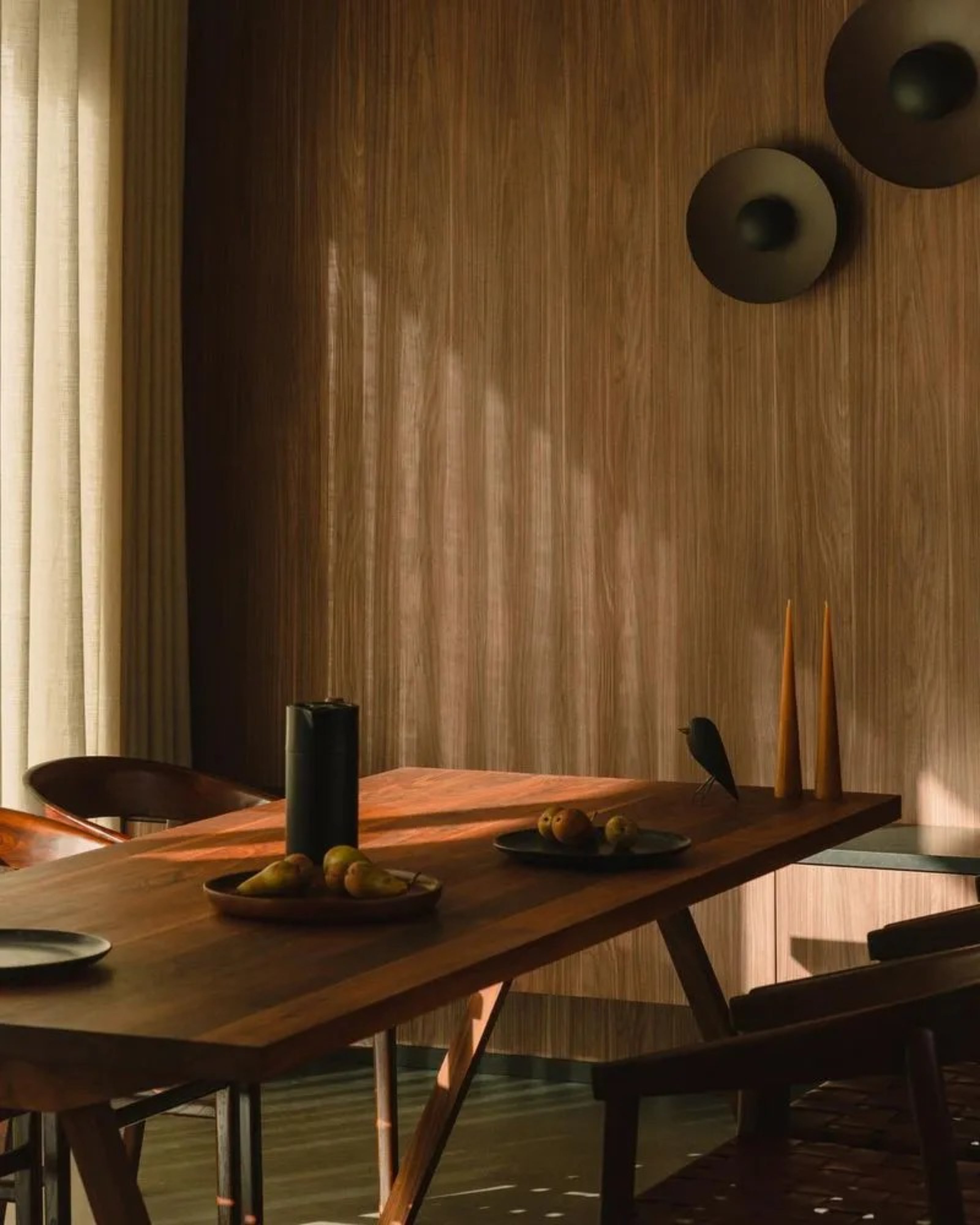 VICTORIA Walnut Wood Table