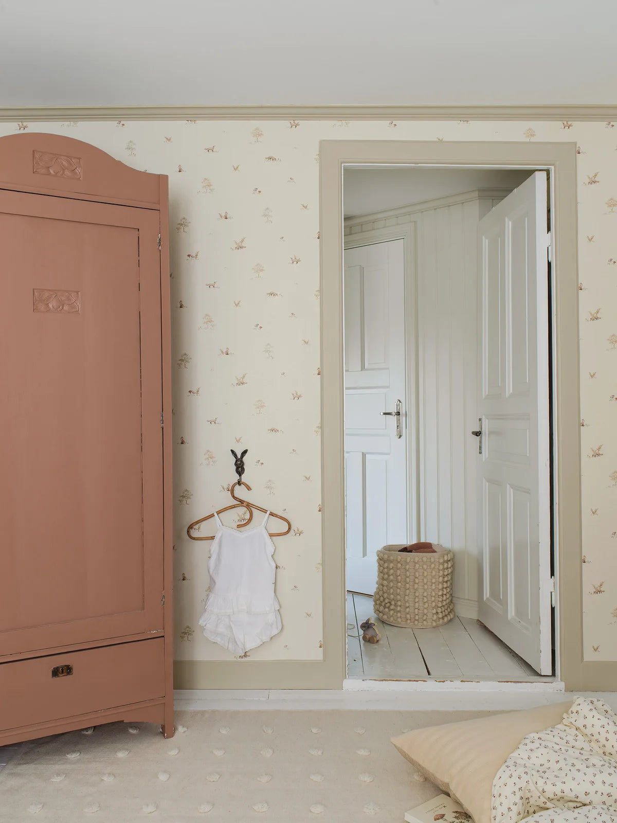 Tapete mit Pflanzen- und Tiermotiv LITTLE FOX hellbeige