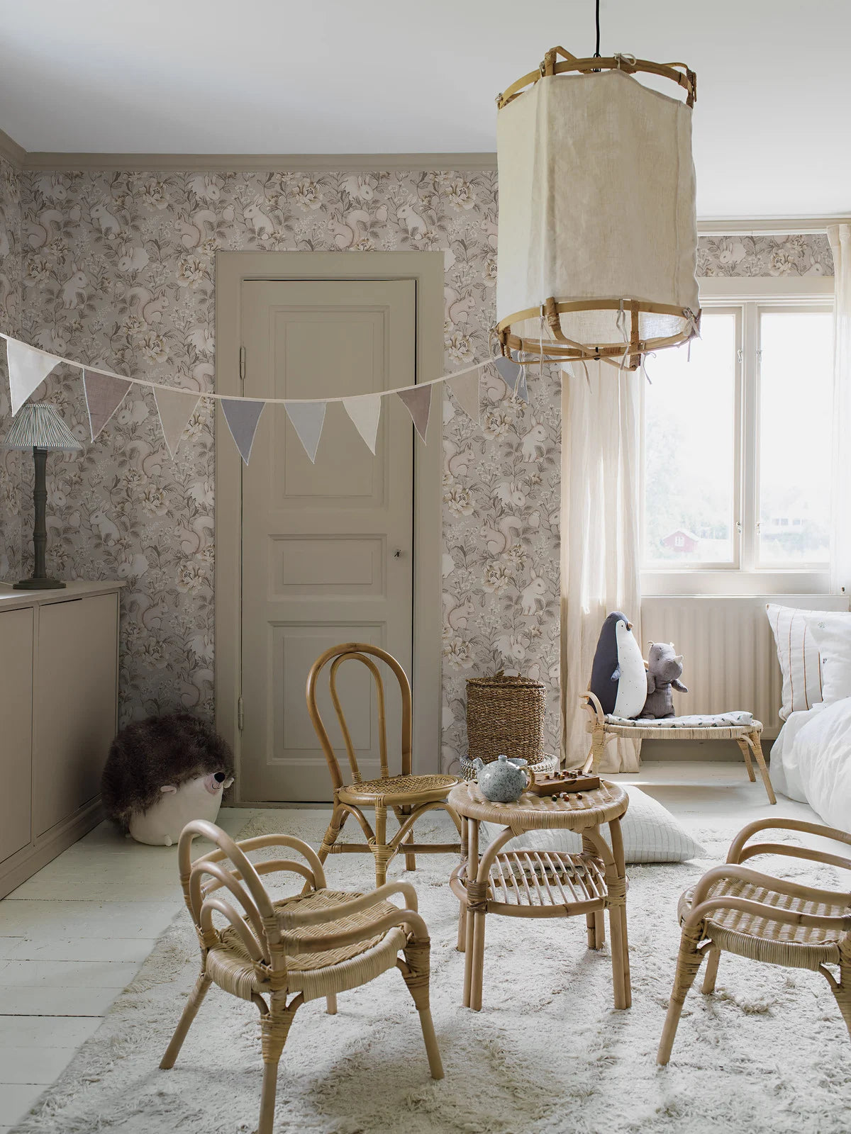 Children's wallpaper with a plant and animal motif MAGIC FOREST beige