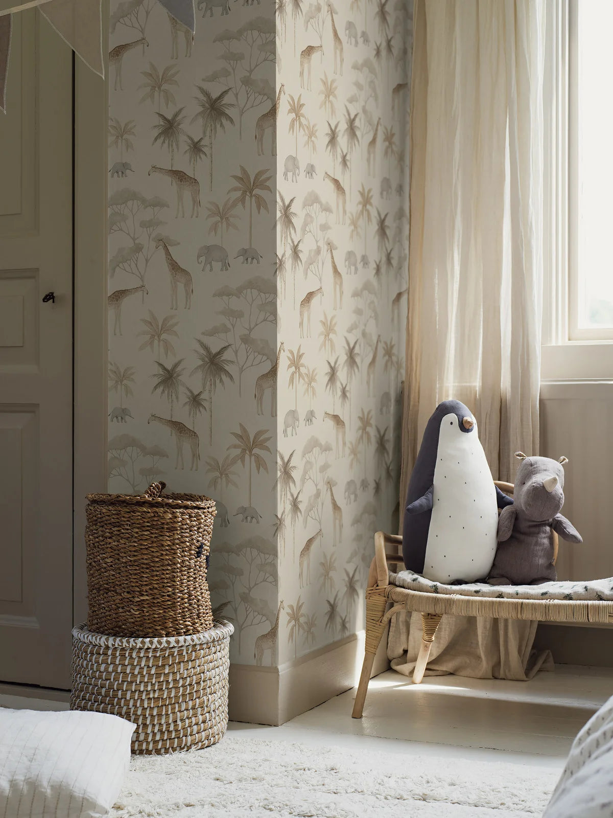 Children's wallpaper with a plant and animal motif SAVANNAH beige