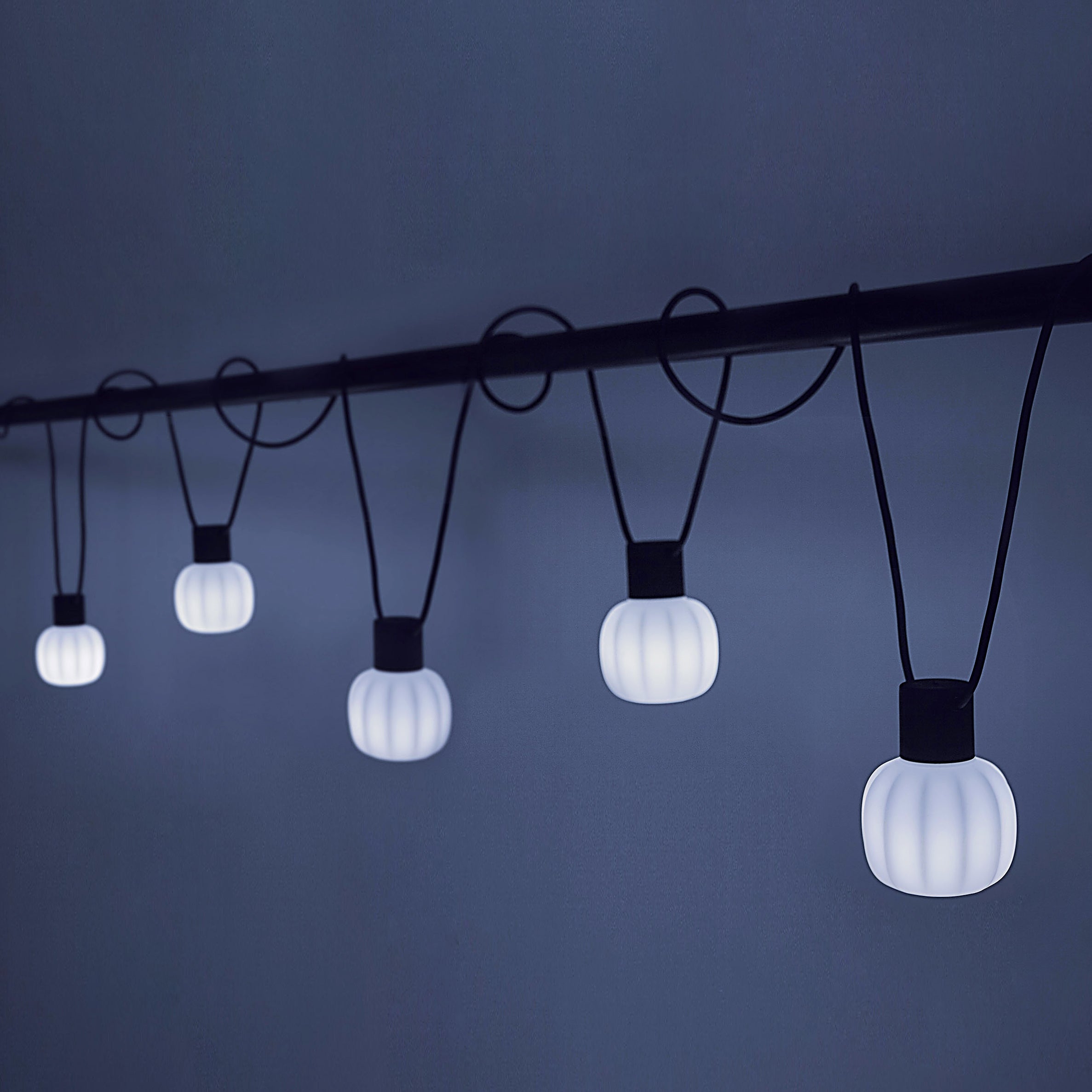 Lampa wisząca zewnętrzna KIKI biały z czarnym