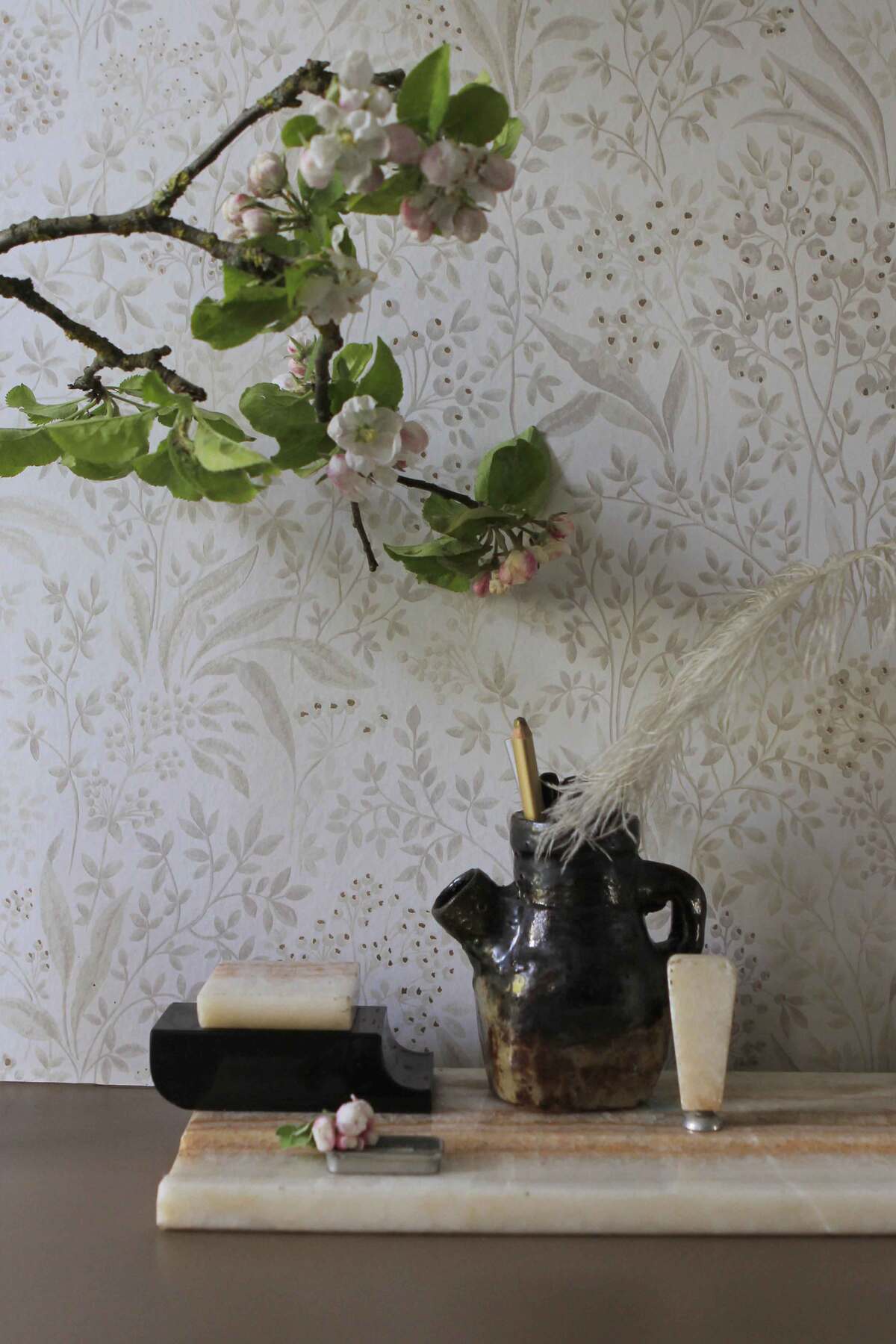 Vlies-Tapete mit Pflanzenmuster NOCTURNE gebrochenes Weiß mit Beige