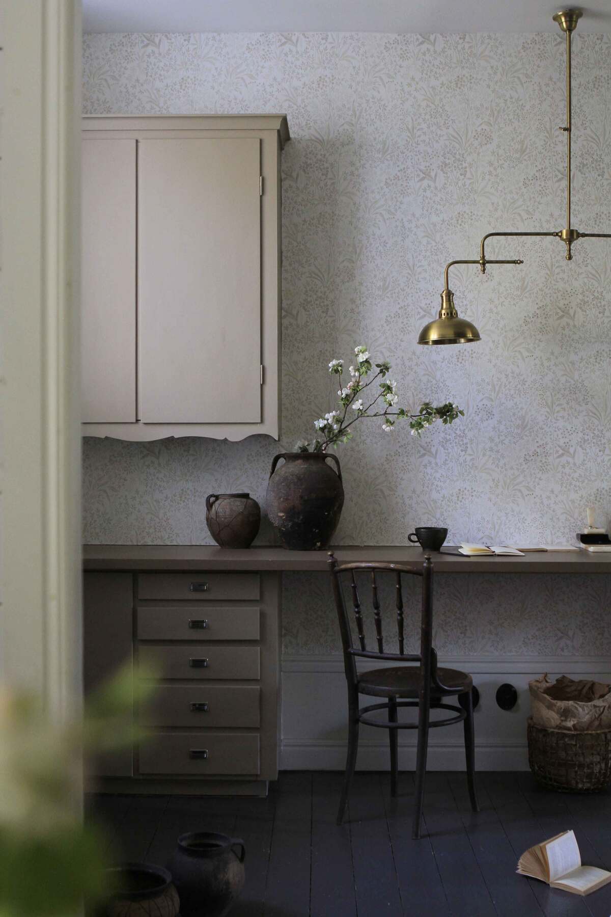 Vlies-Tapete mit Pflanzenmuster NOCTURNE gebrochenes Weiß mit Beige