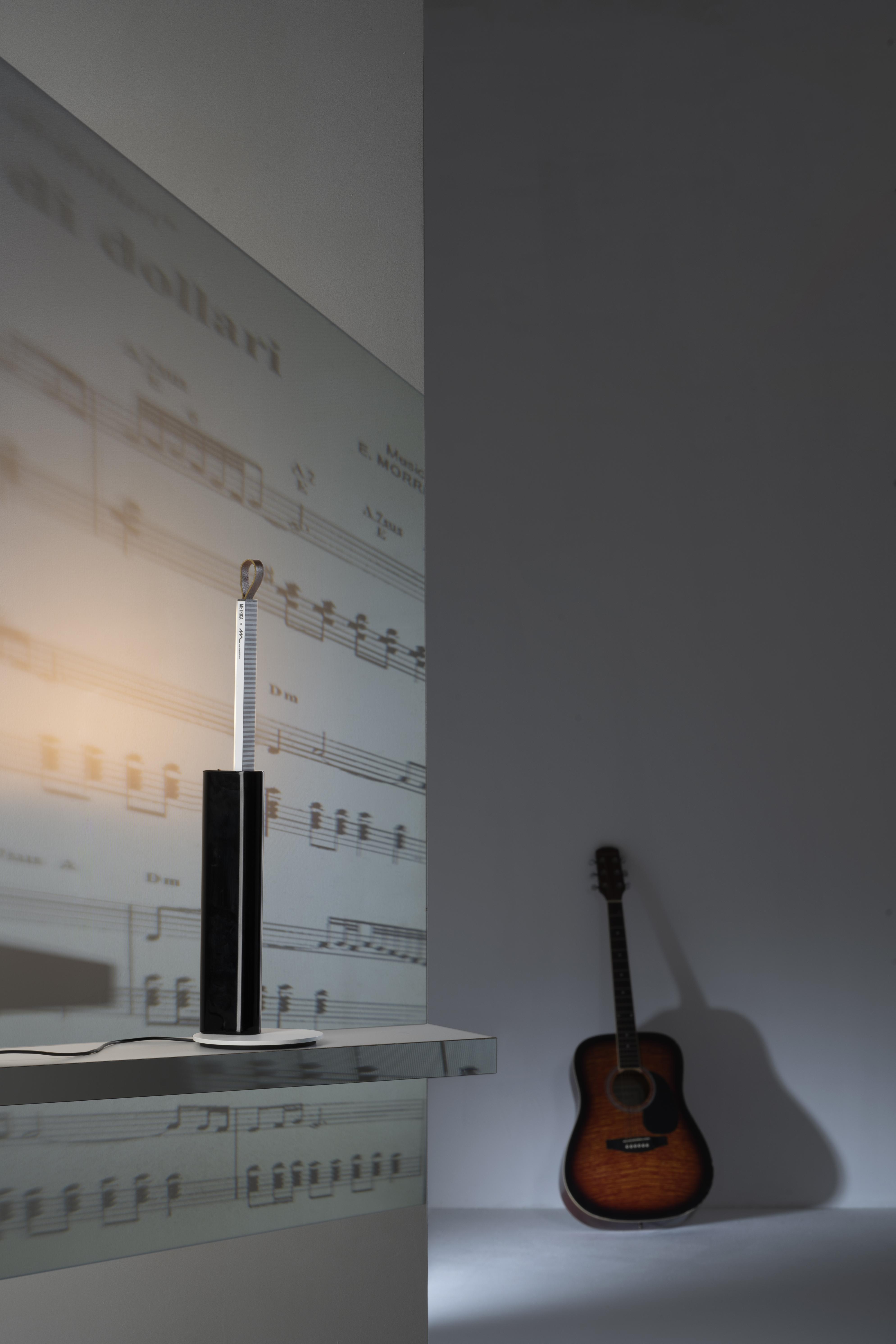 Tischlampe METRICA glänzend schwarz