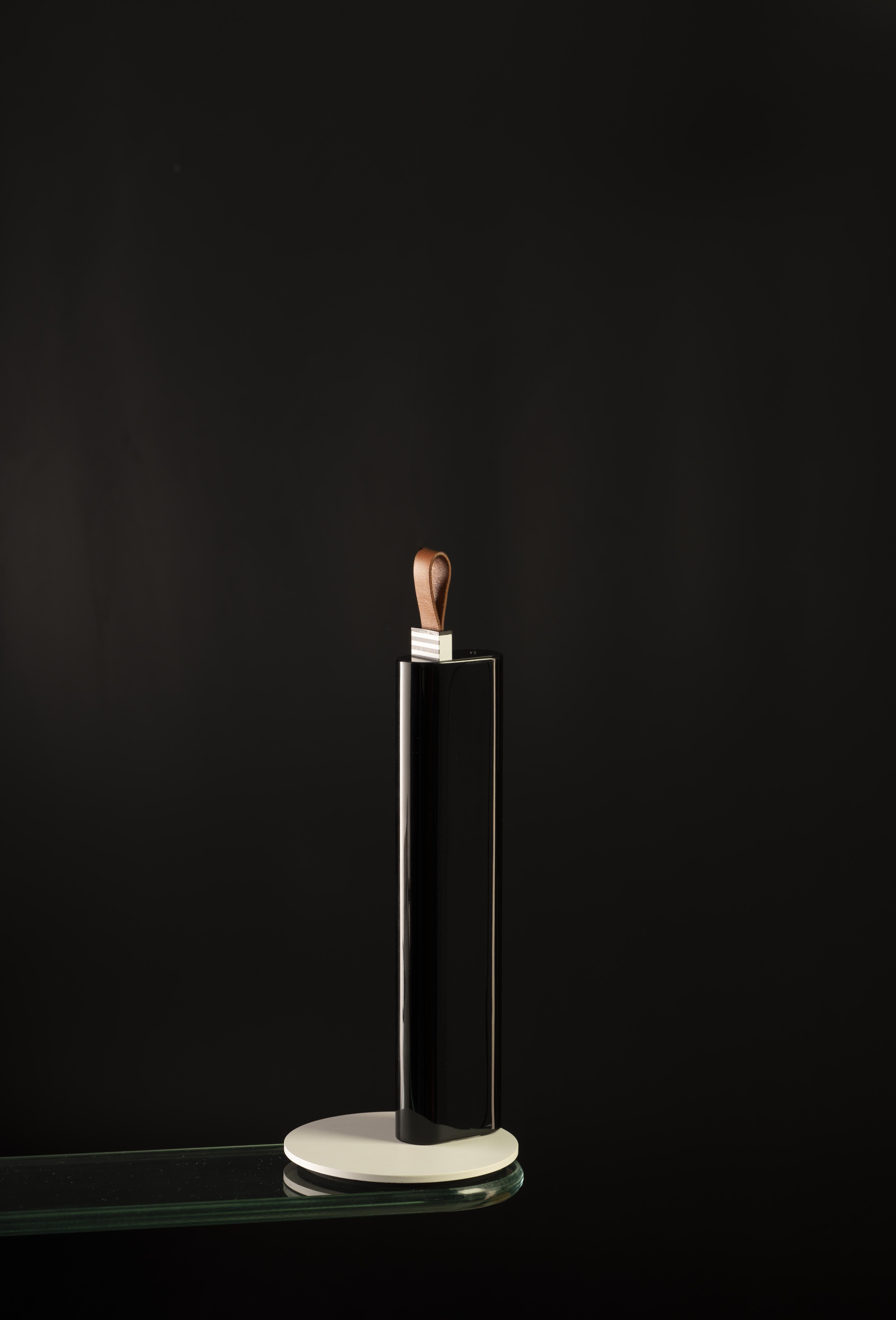 Tischlampe METRICA glänzend schwarz