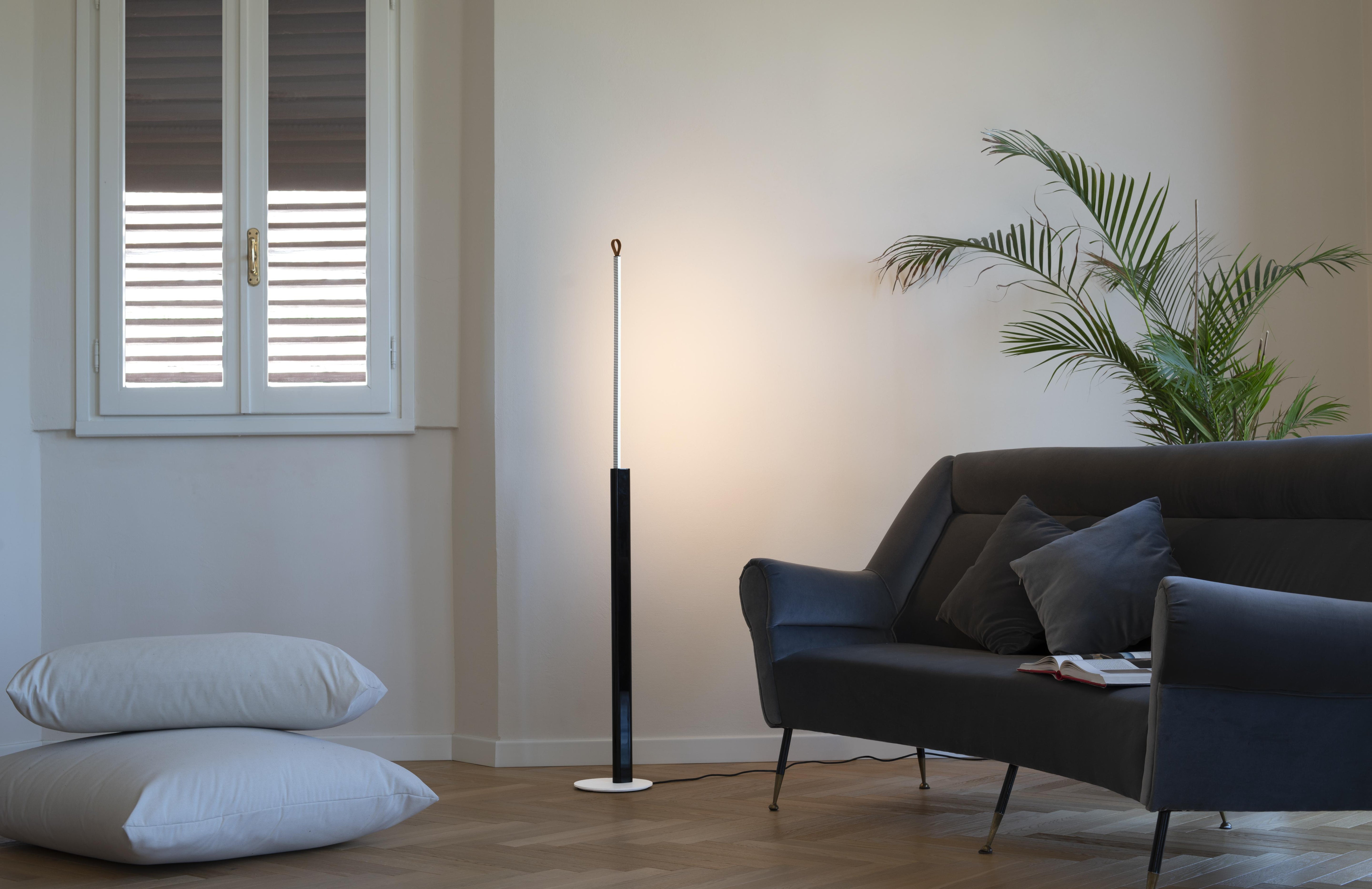 Stehlampe METRICA in glänzendem Weiß