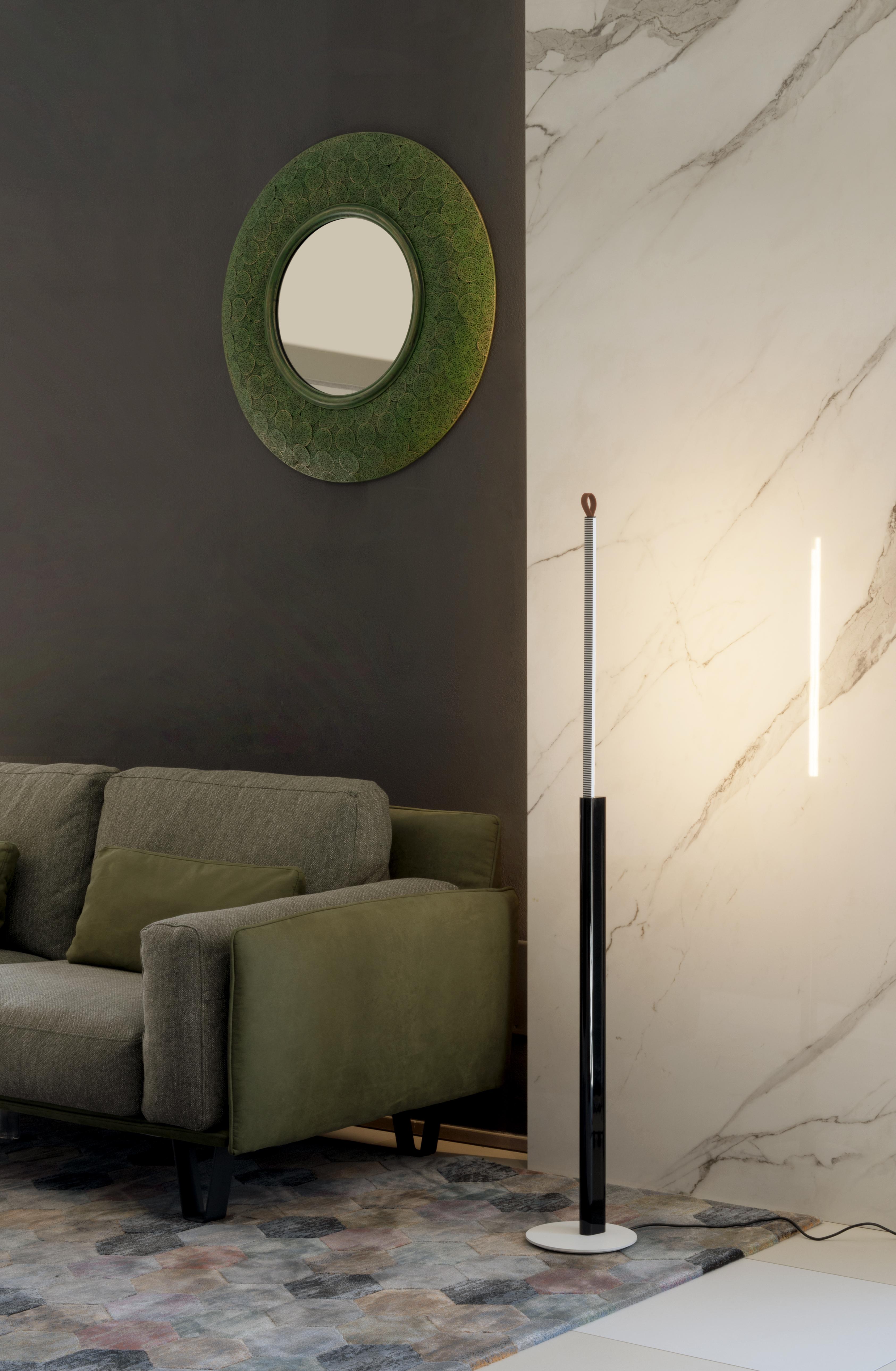 Stehlampe METRICA in glänzendem Weiß