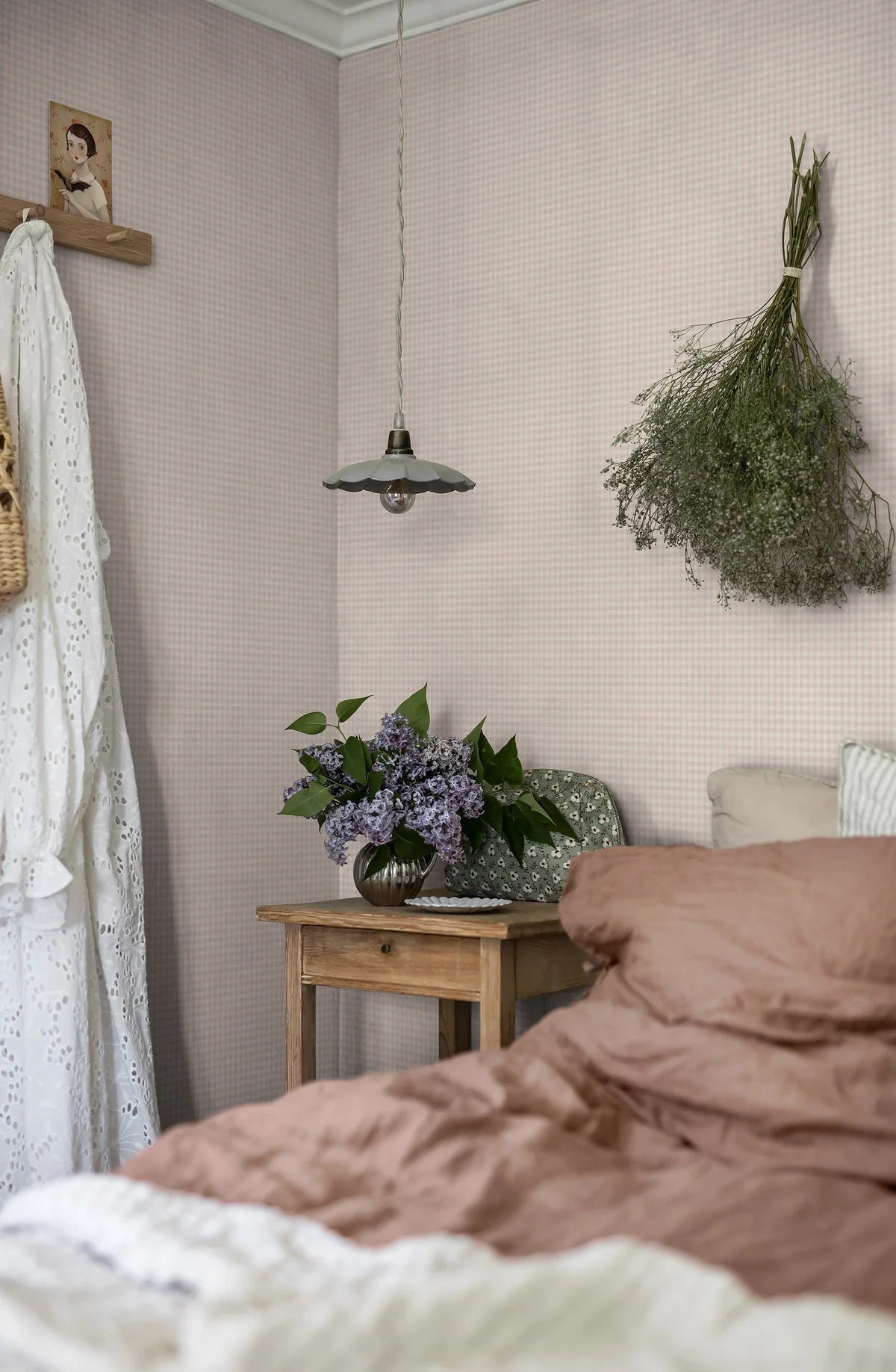 Structural wallpaper imitating linen in a pink and white checkered pattern - PICNIC CHECK