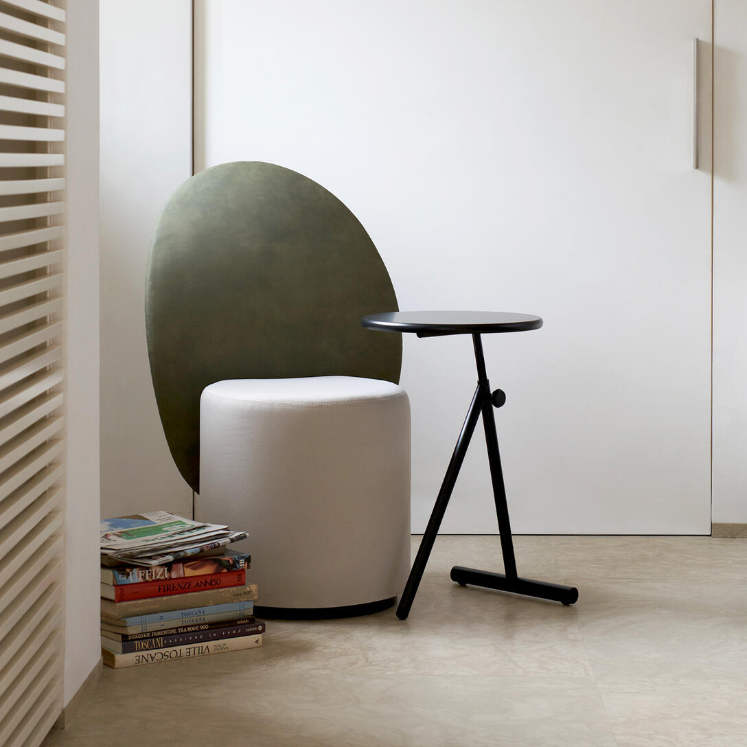 KOJI black side table